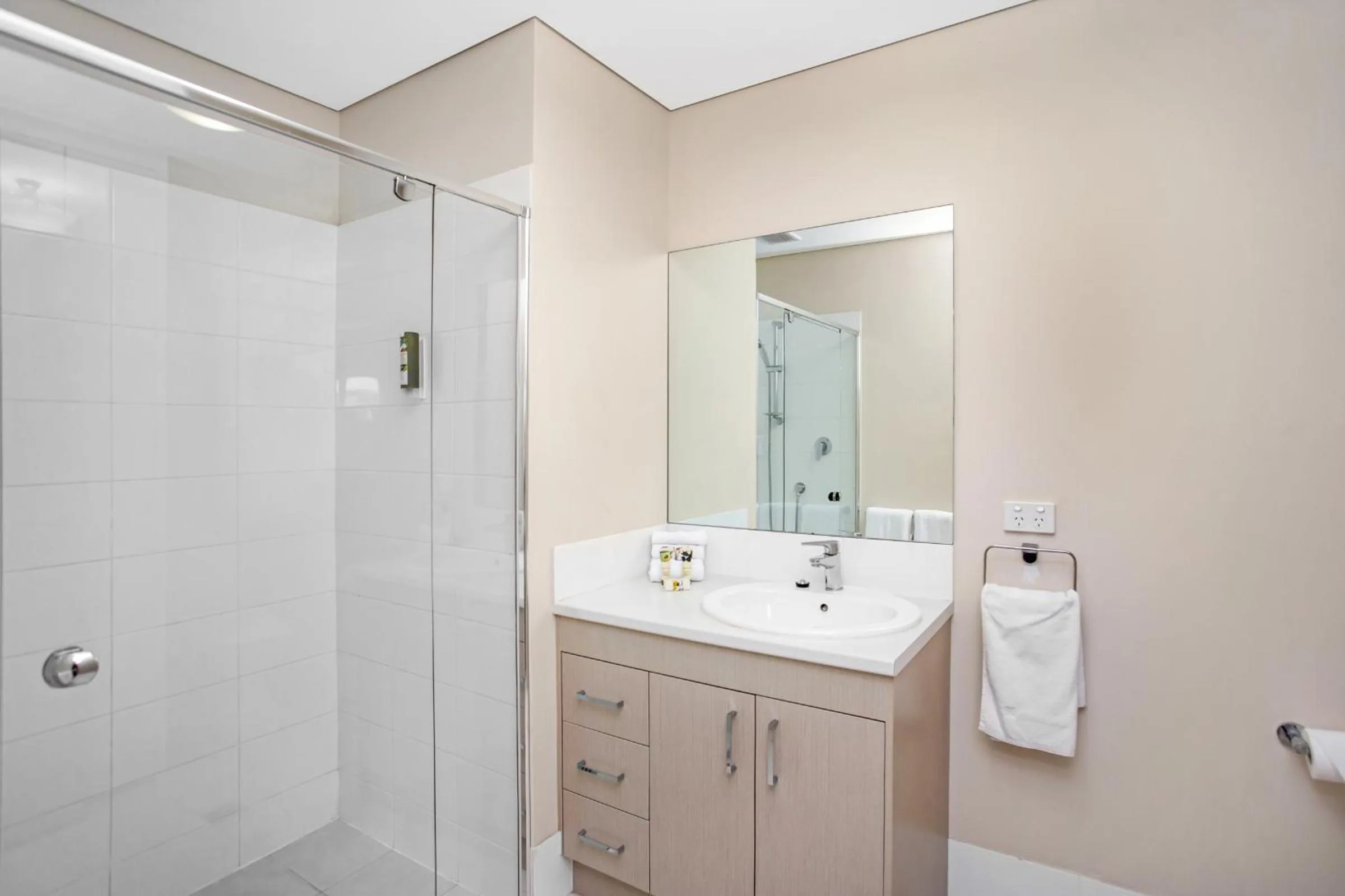 Shower in Hume Serviced Apartments
