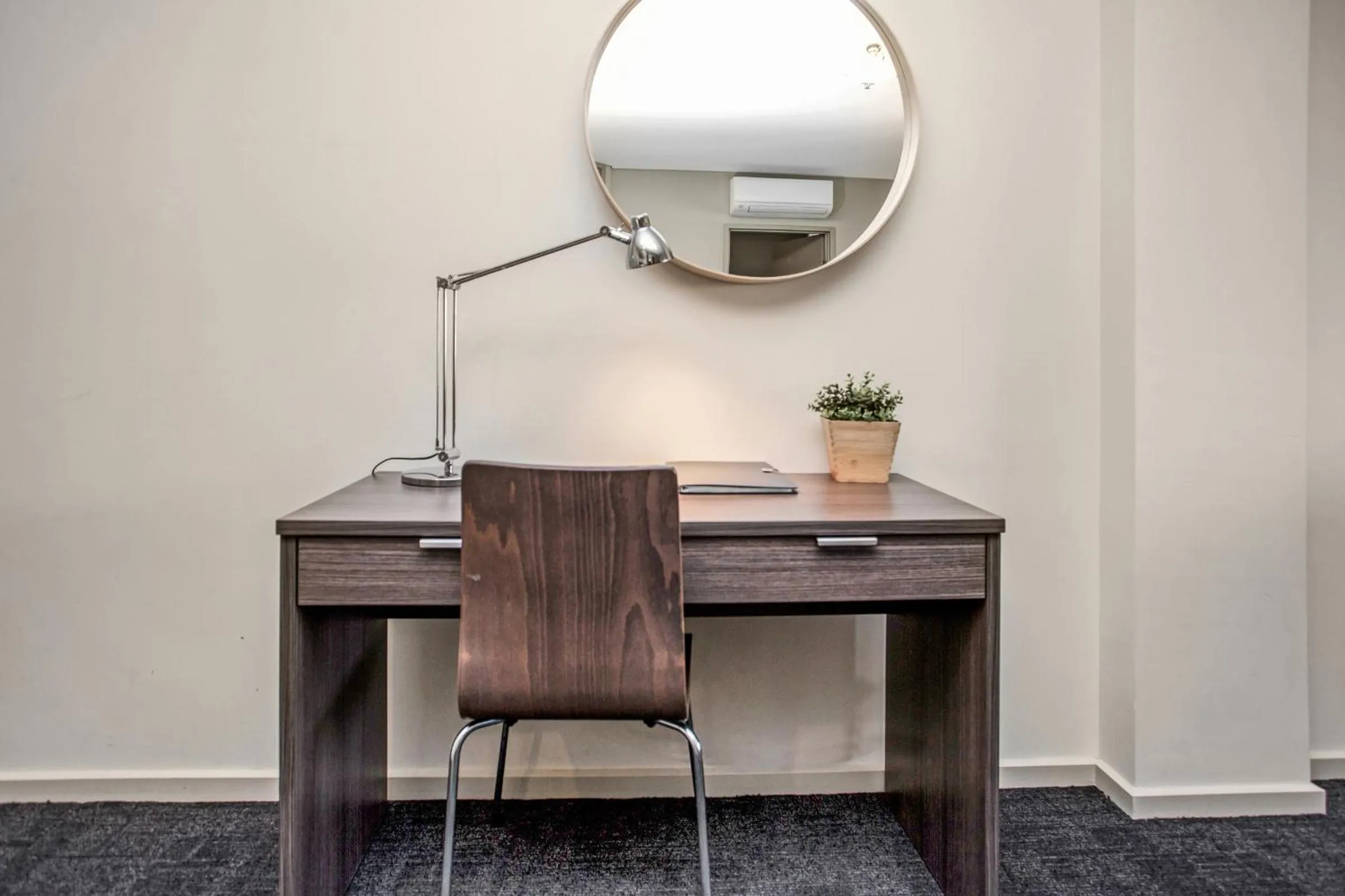 hair dresser in Hume Serviced Apartments