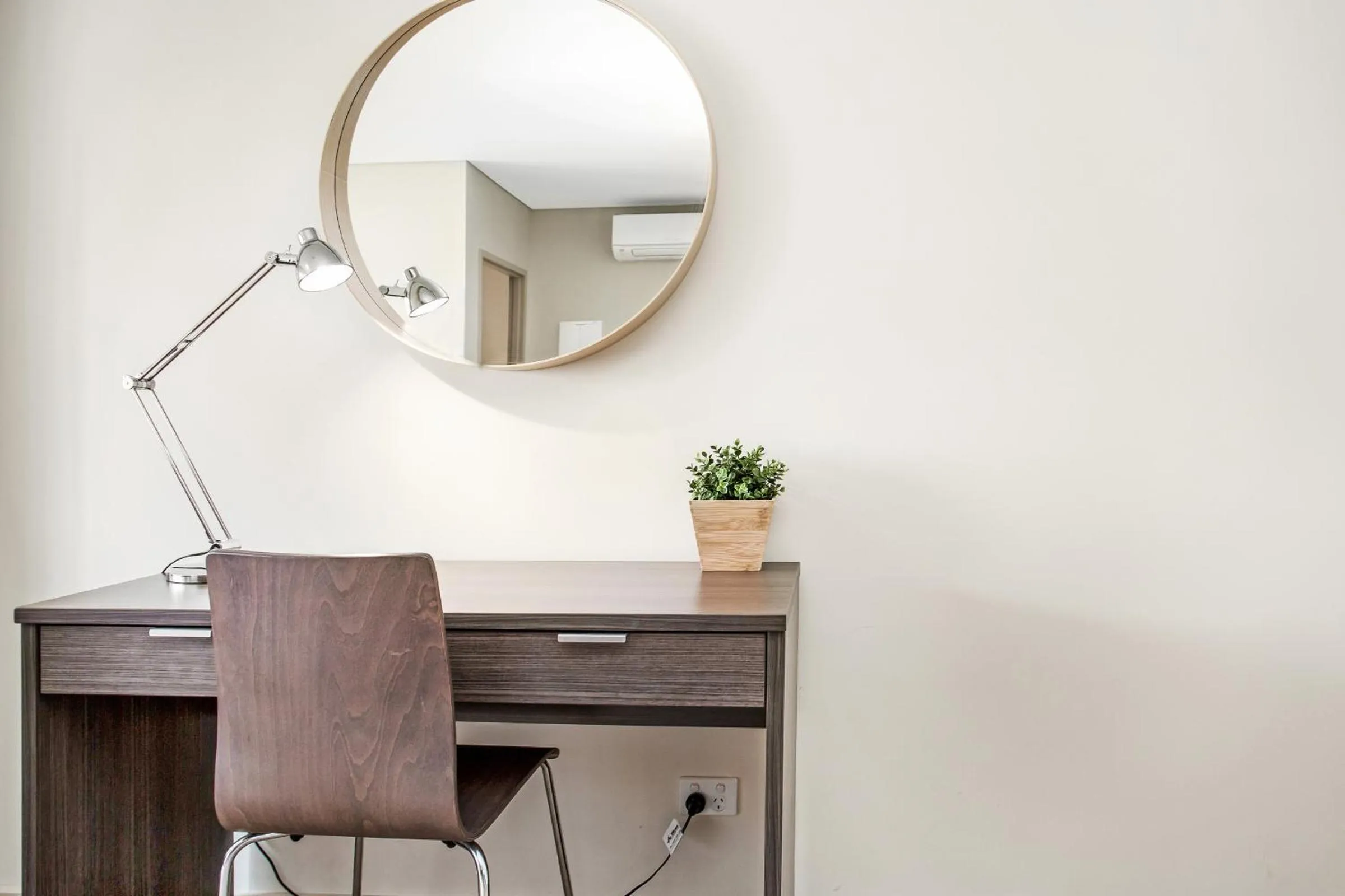 hair dresser in Hume Serviced Apartments