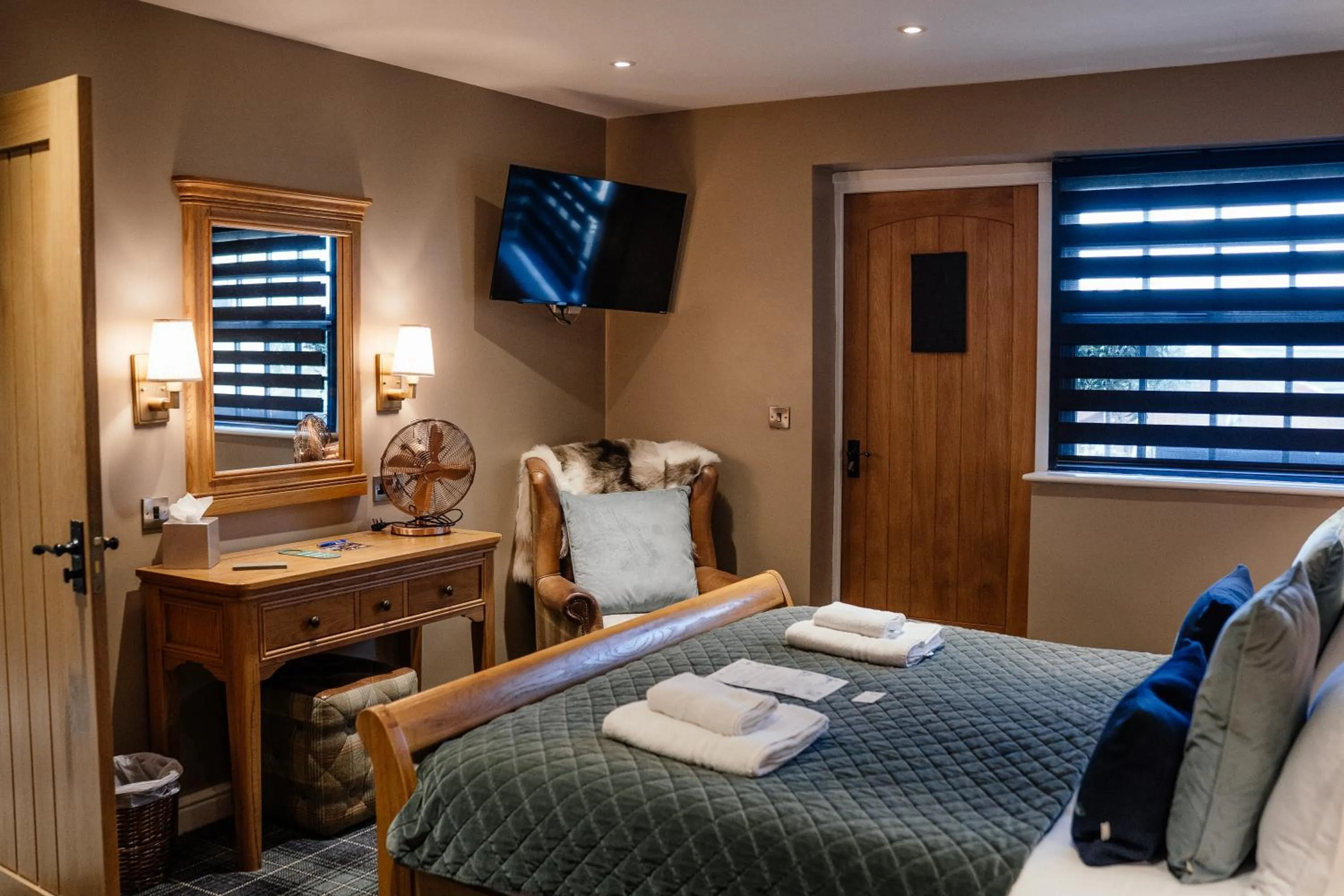 Bed in Blue Bell Country Inn