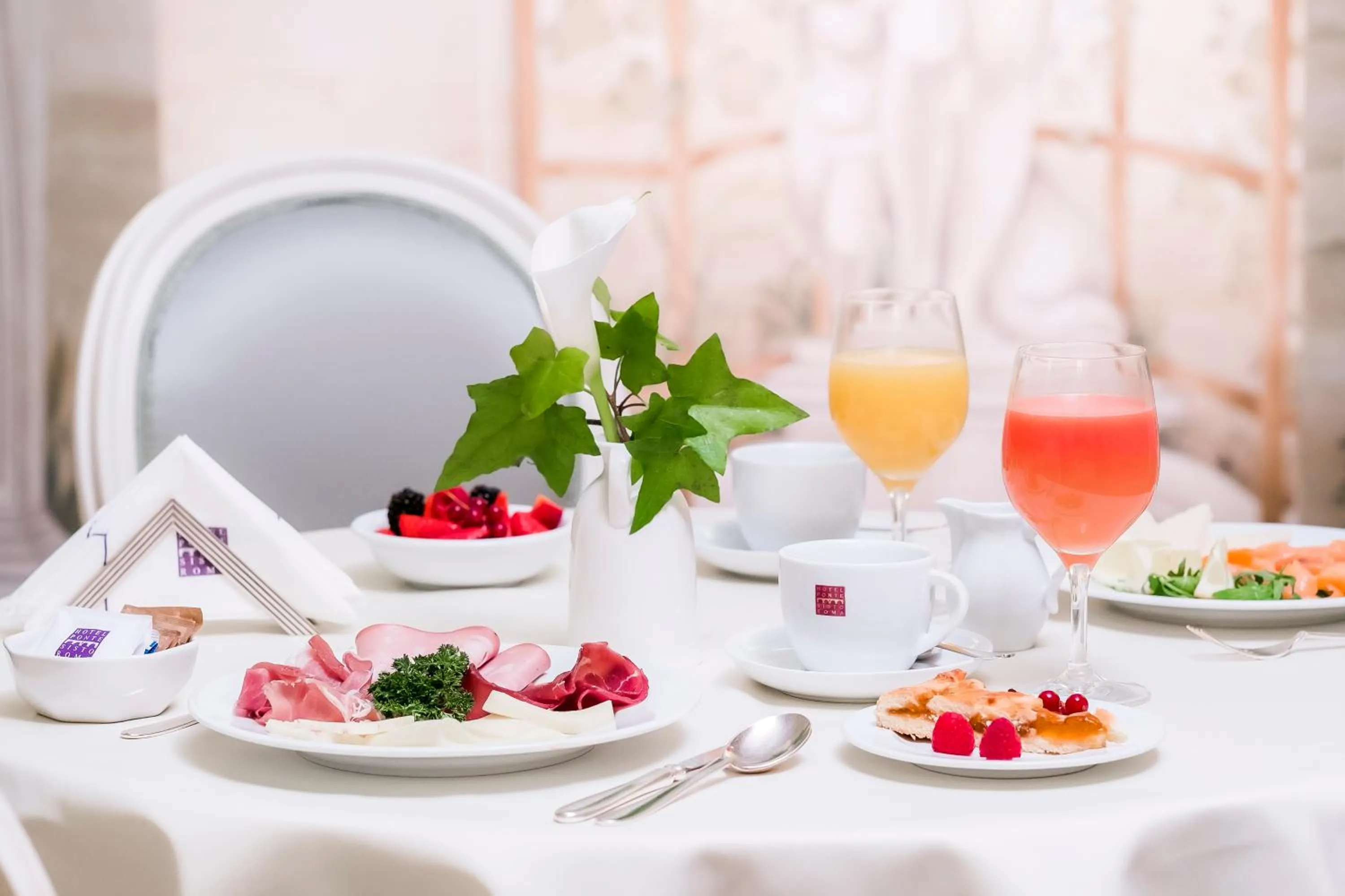 American breakfast in Hotel Ponte Sisto