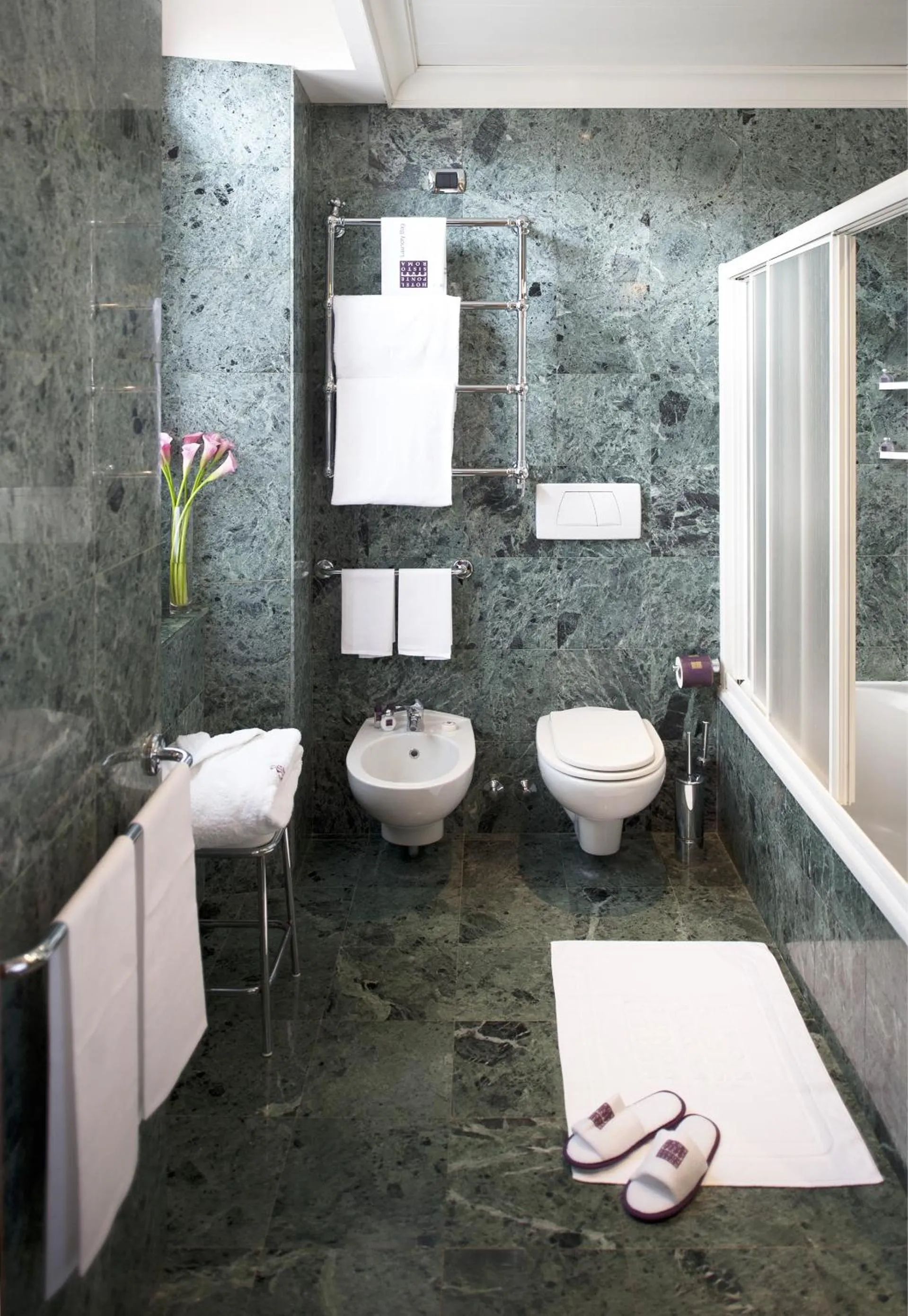 Bathroom in Hotel Ponte Sisto