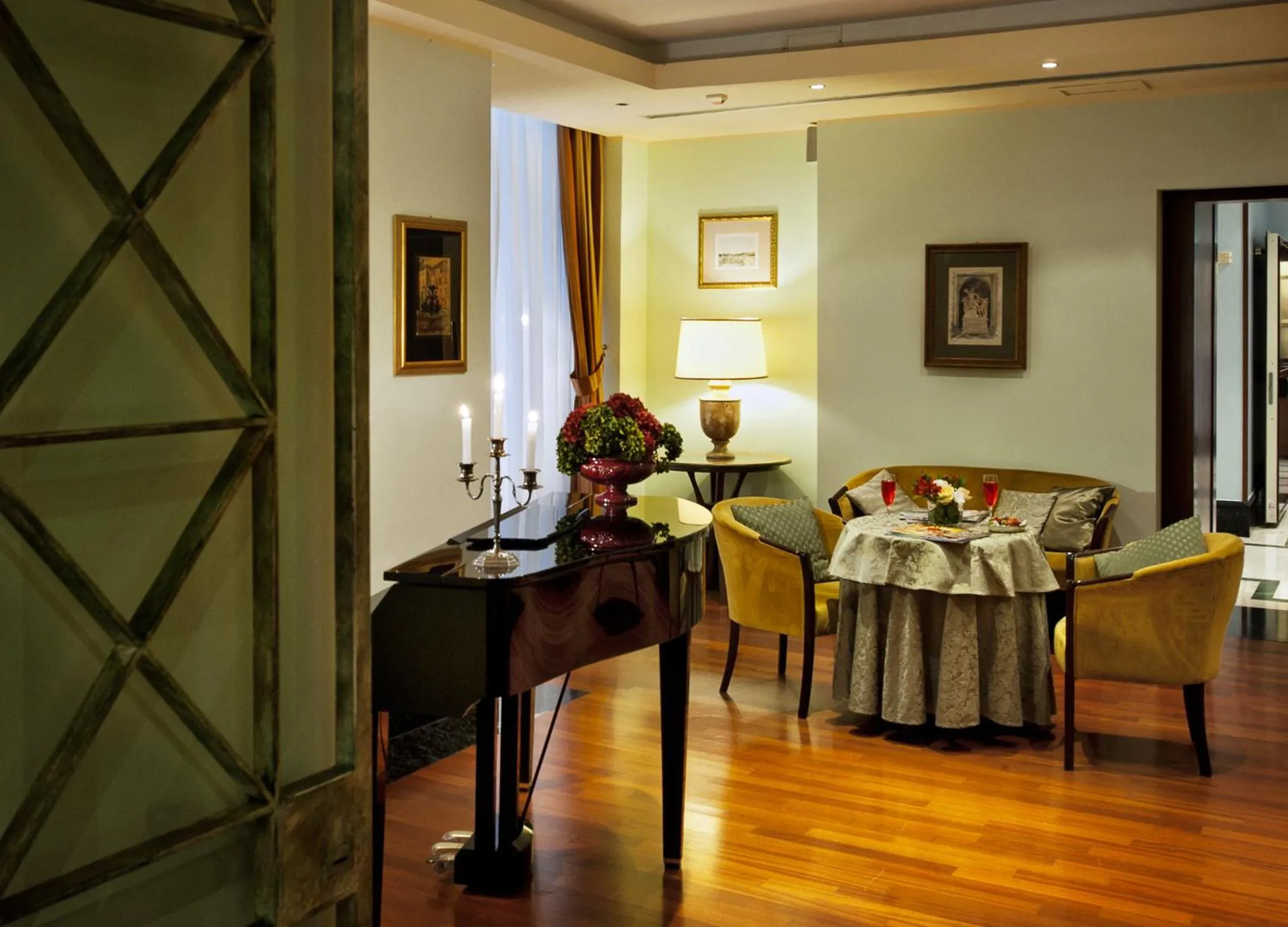 Lounge or bar in Hotel Ponte Sisto