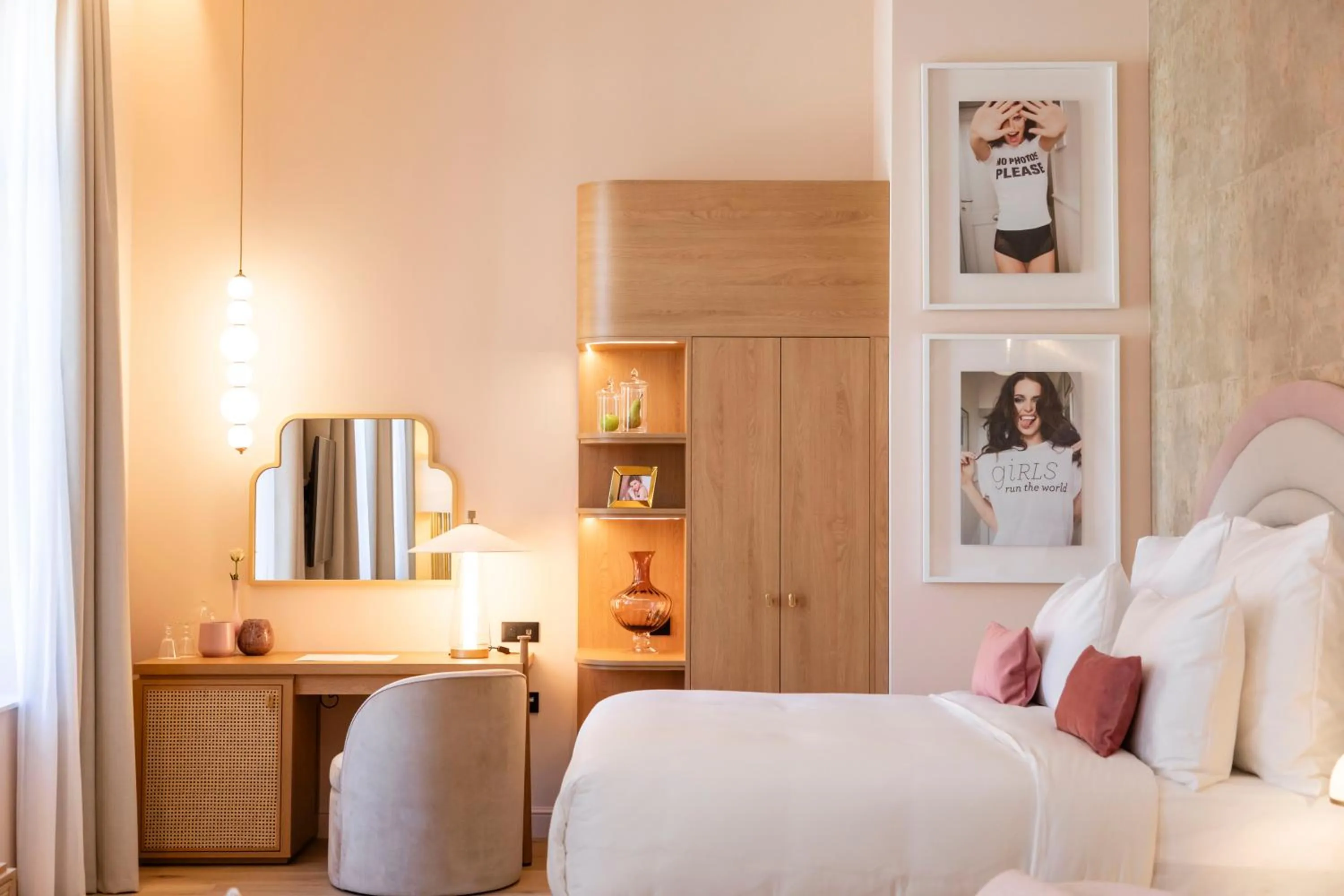 Photo of the whole room, Bed in Les Bains de Spa