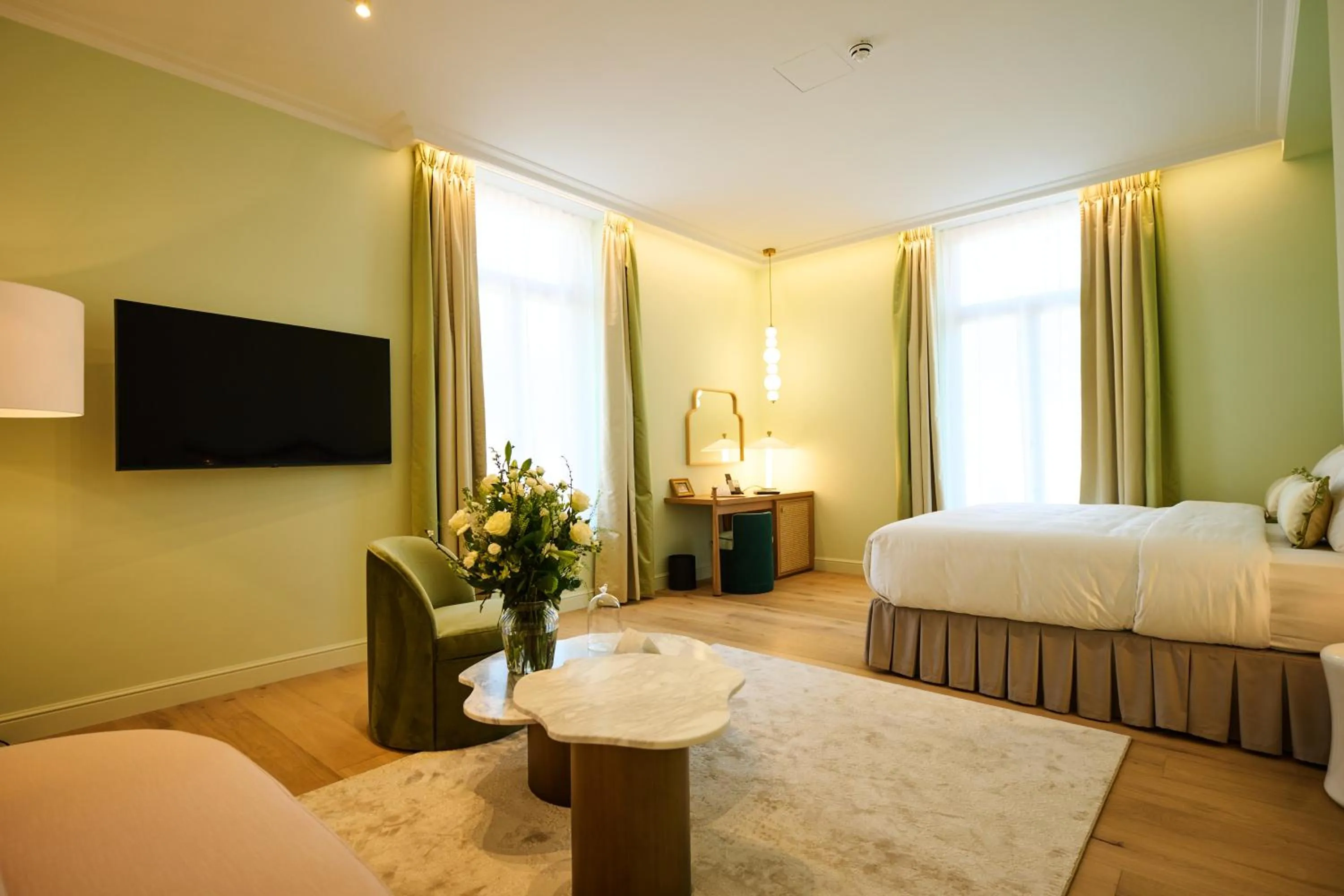 Photo of the whole room, Bed in Les Bains de Spa