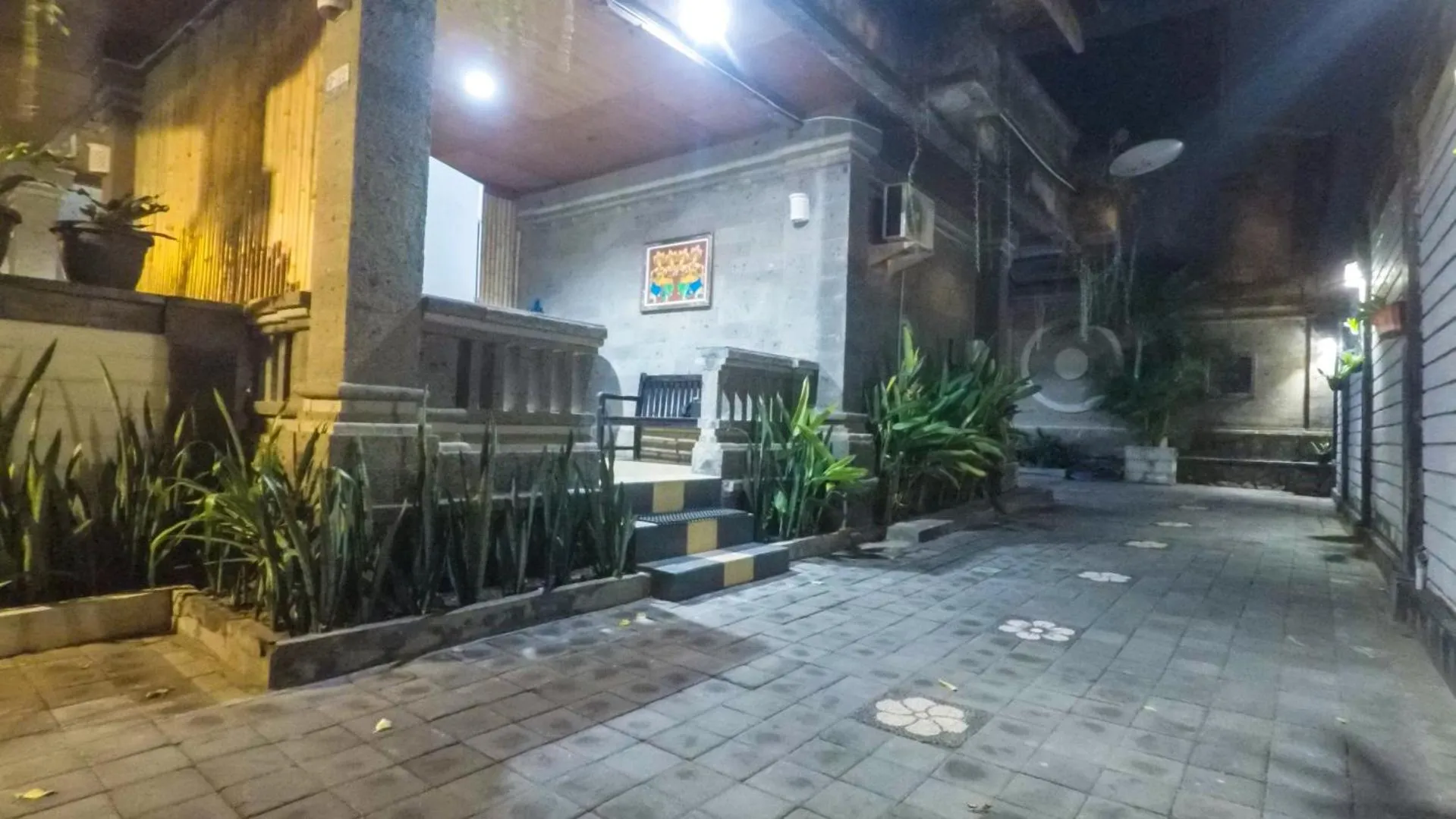 Facade/entrance in Villa Happy Jimbaran