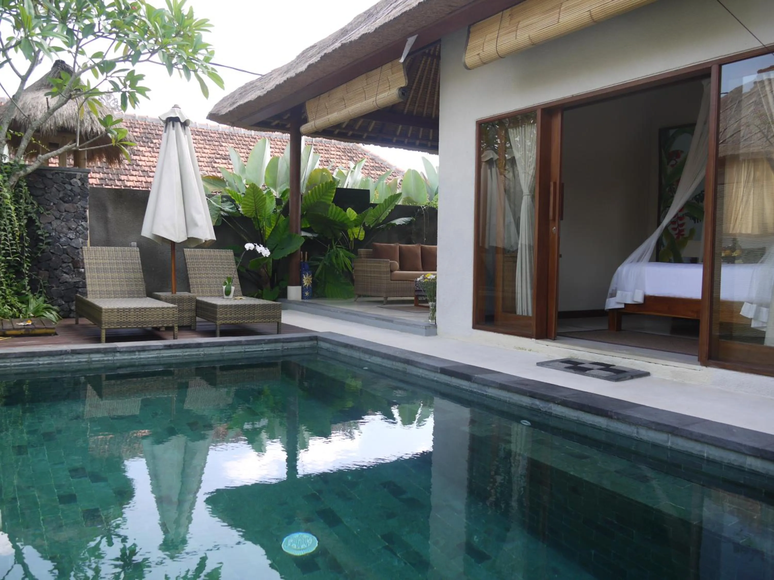 Swimming pool in Rumah Dadong