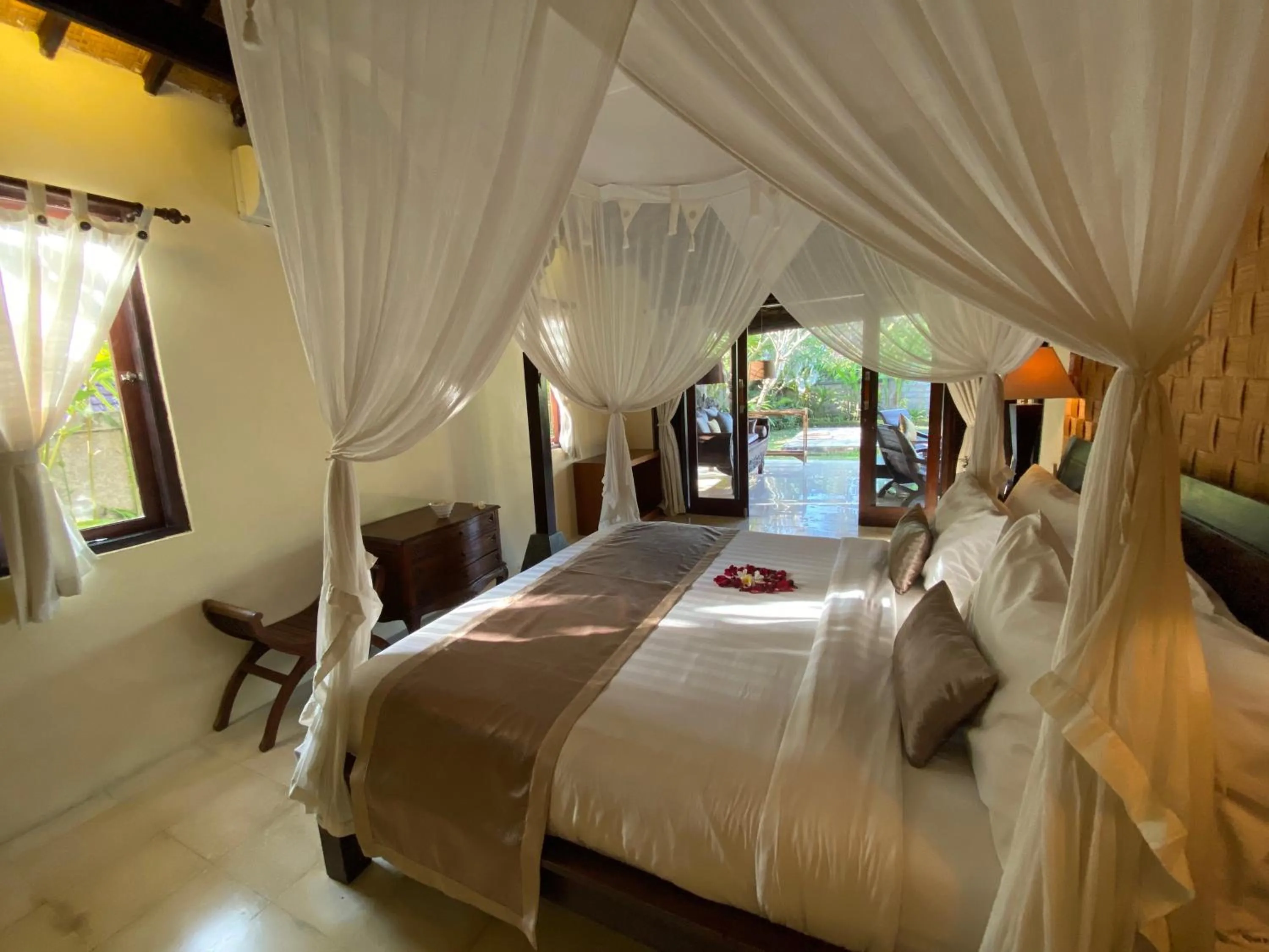 Bedroom, Bed in Rumah Dadong