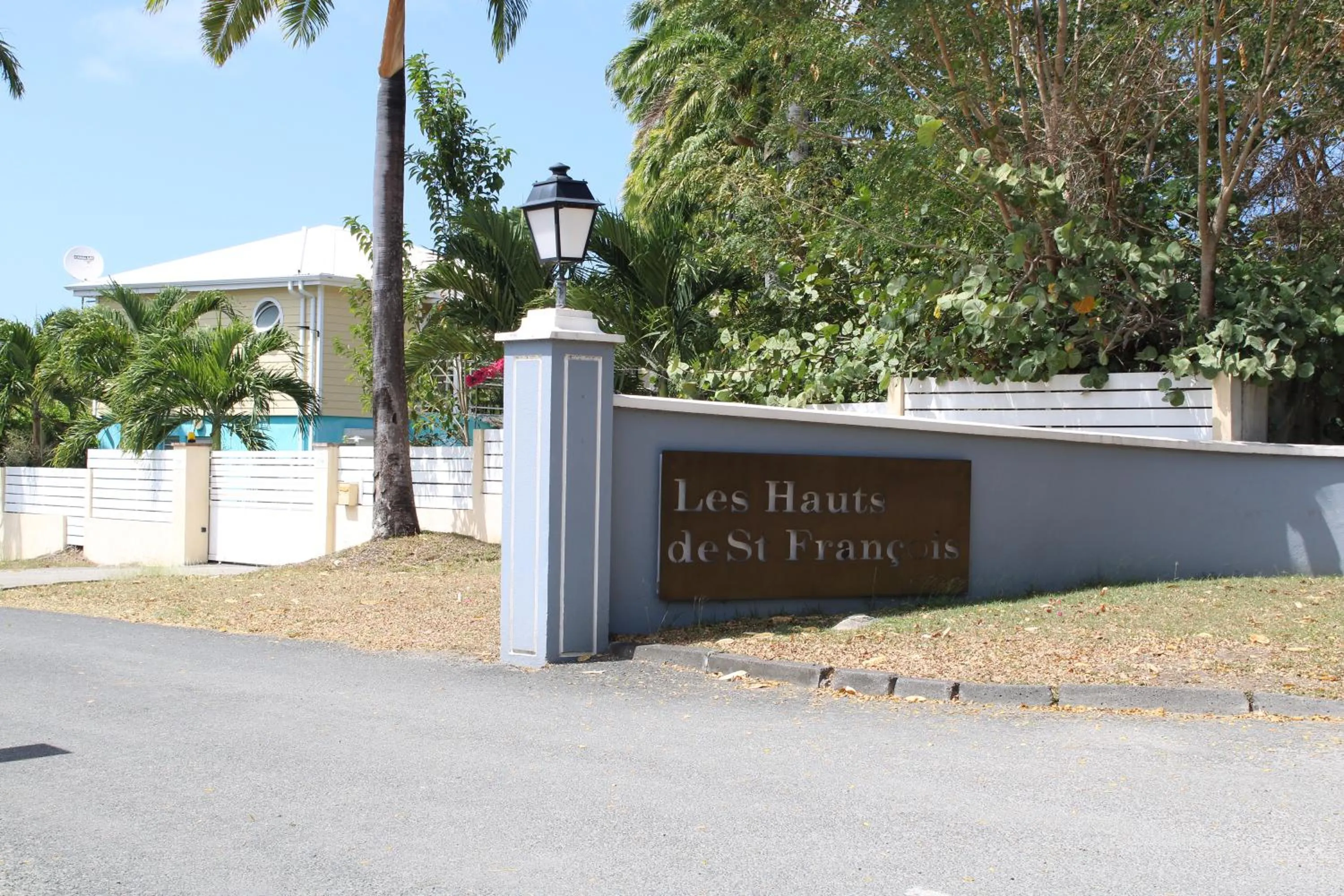 Facade/entrance in Majesty Palm Hôtel