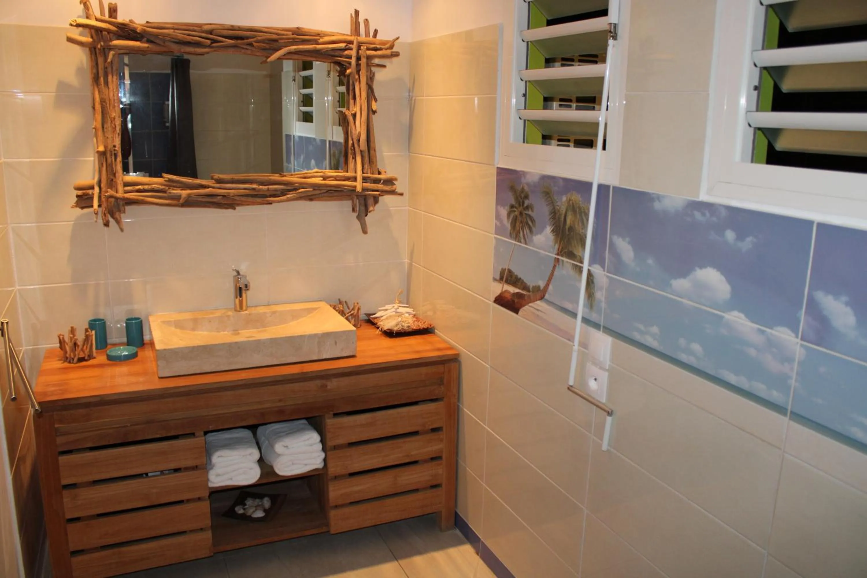 Shower in Majesty Palm Hôtel