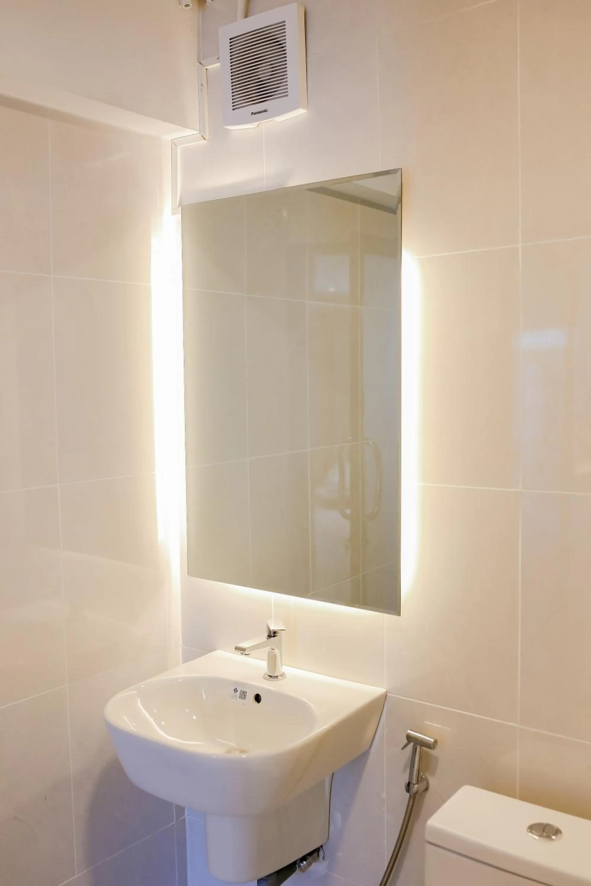 Shower in R2 Bed and Pool Kanchanaburi