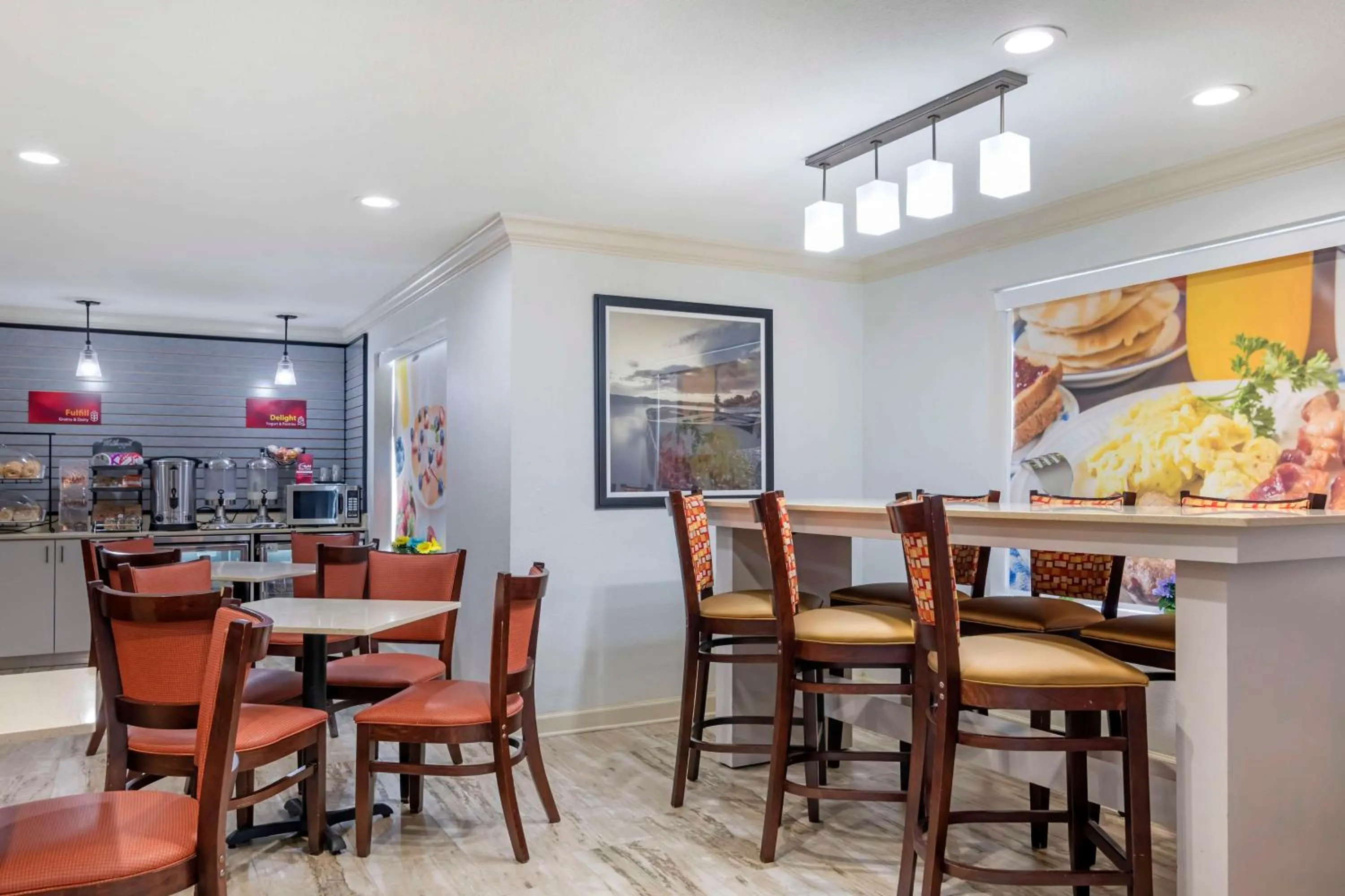 Breakfast in Best Western Plus Lake Lanier Gainesville Hotel & Suites