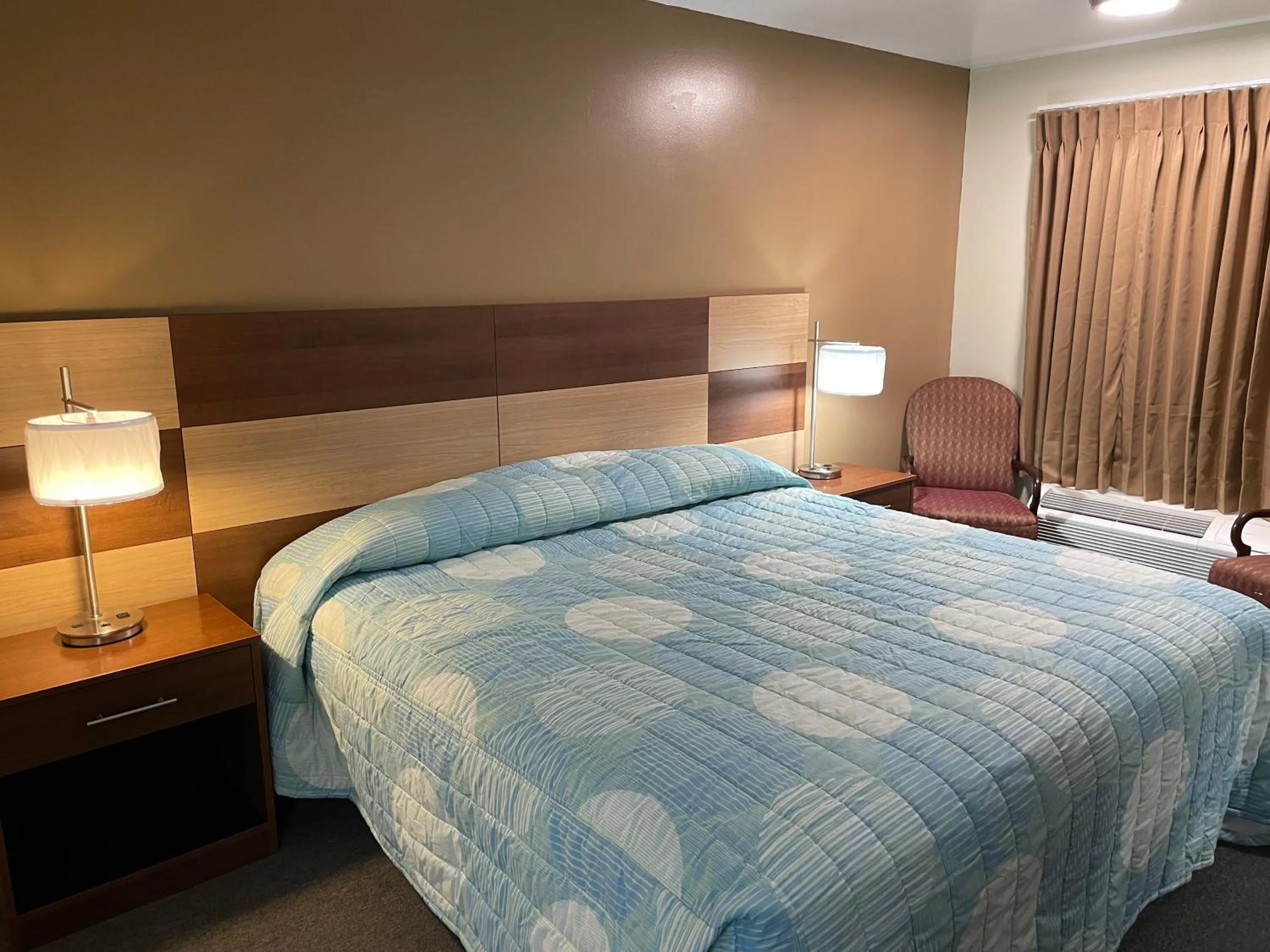 Bed in First State Inn