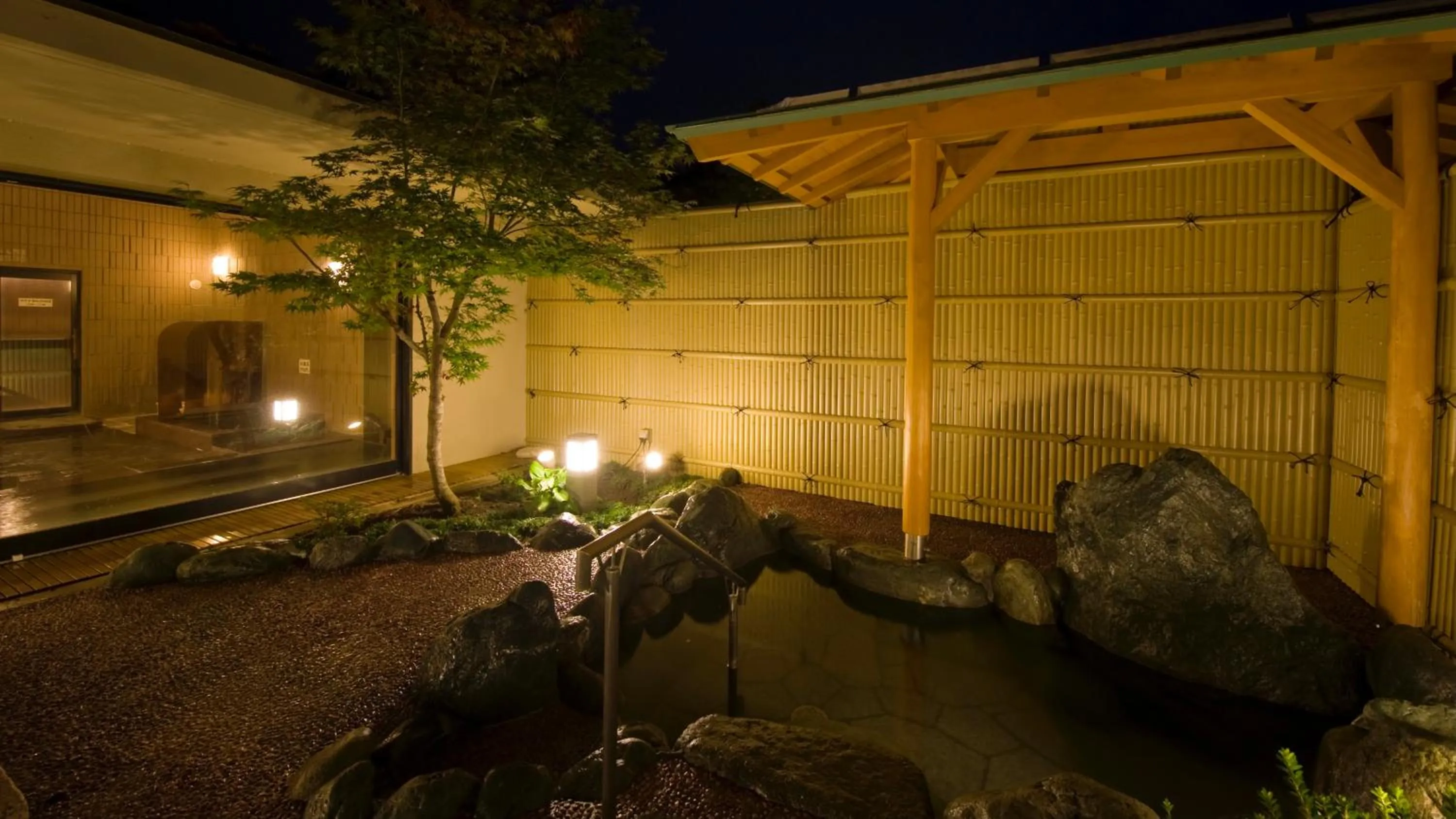 Night in Mt Fuji View and Private Sauna Ryokan Shizuku しずく