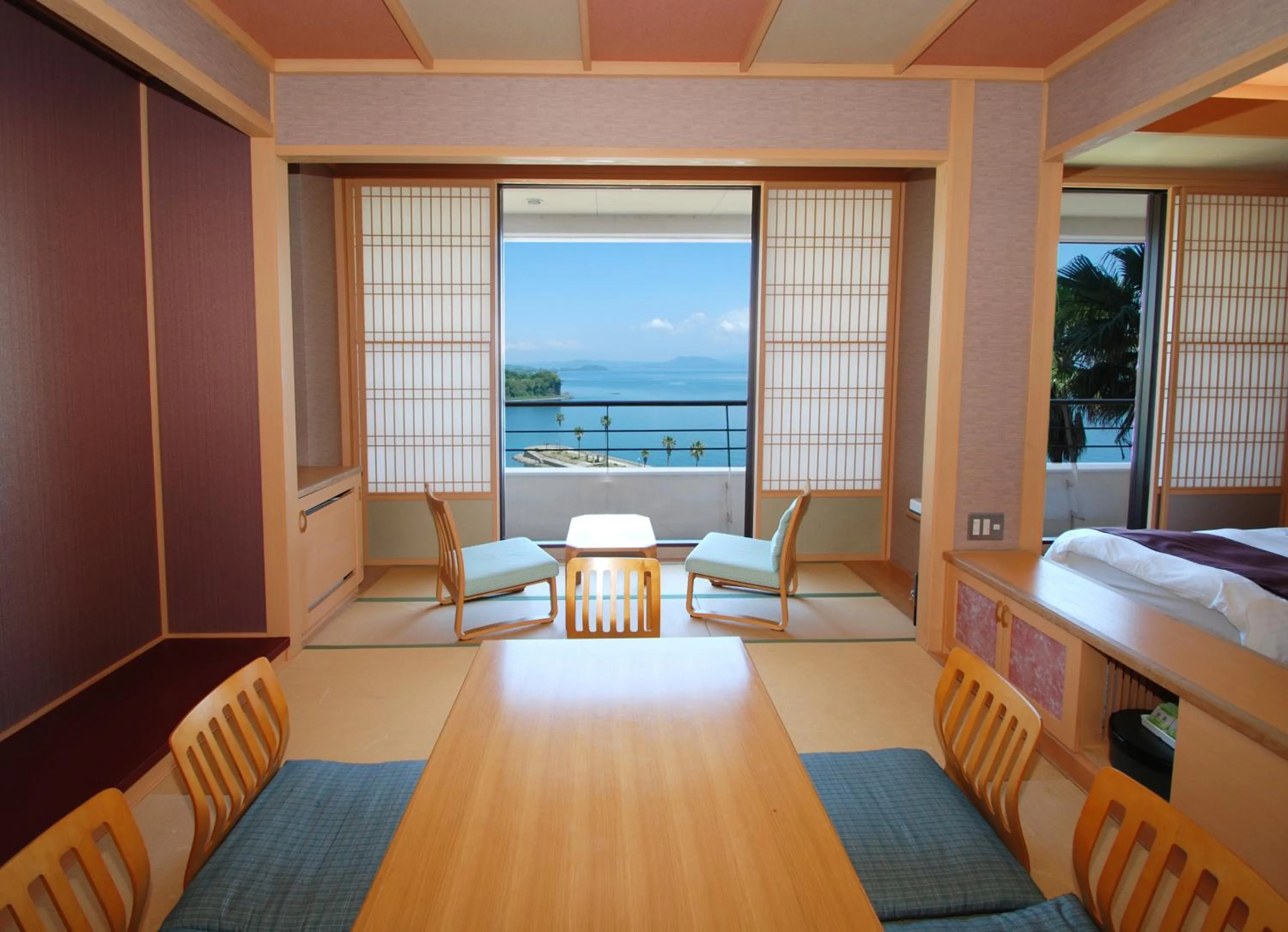 Photo of the whole room in Hotel Alegria Gardens Amakusa