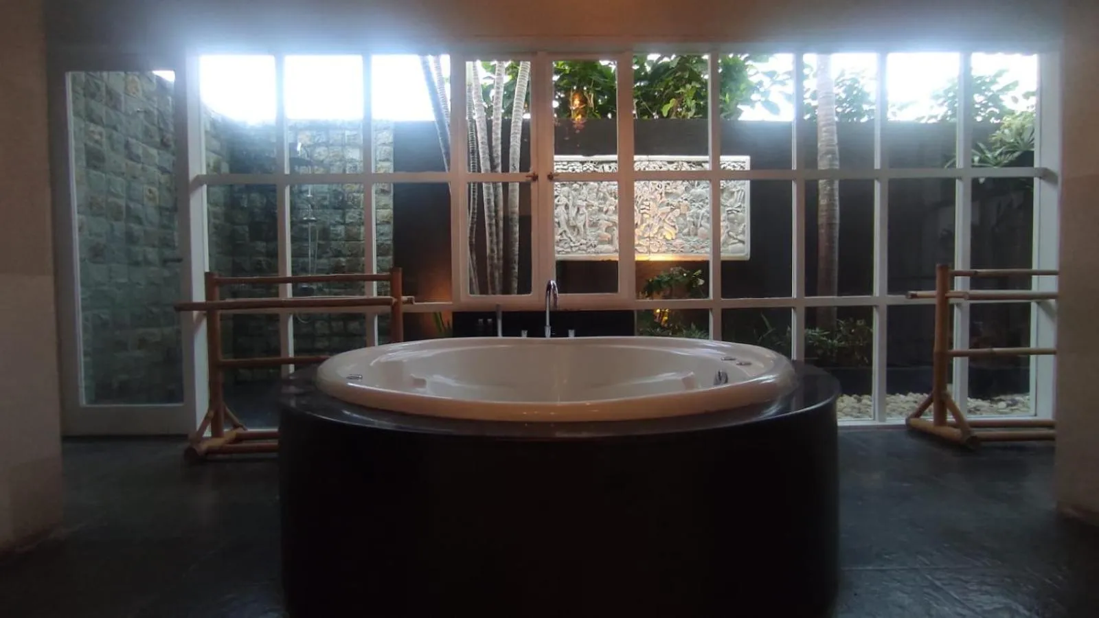 Hot Tub in The Radian Villa