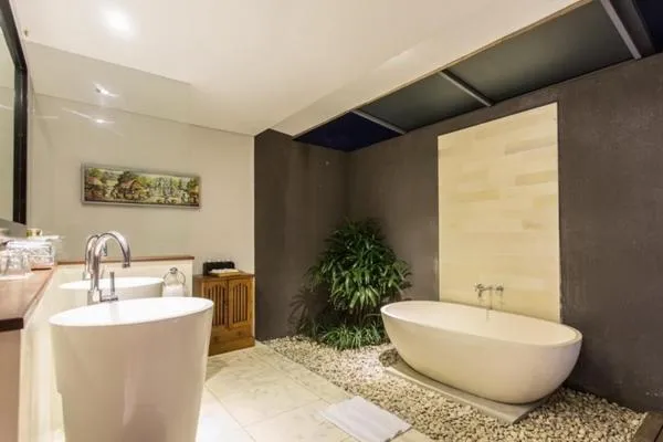 Toilet in The Radian Villa