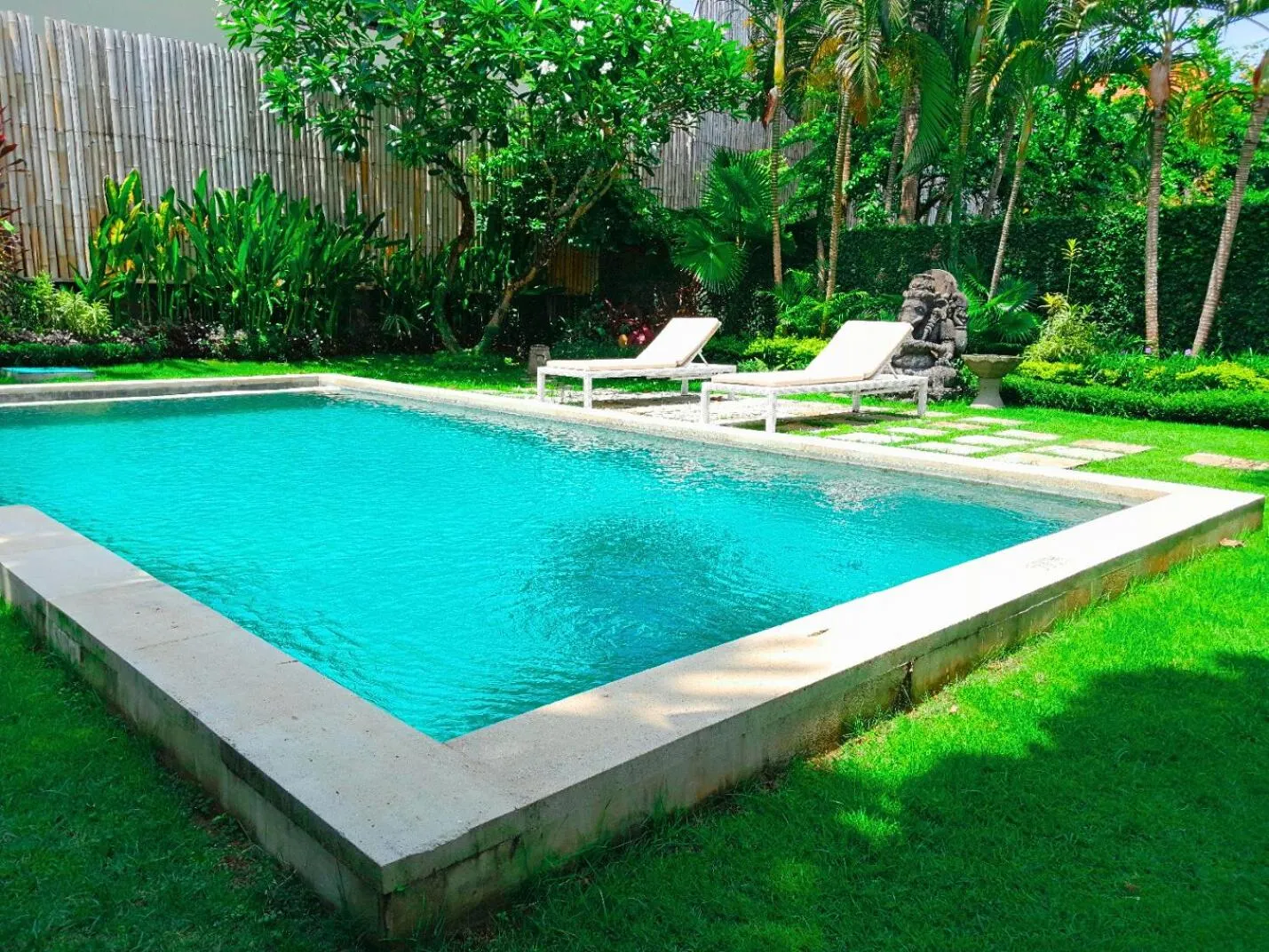 Day in The Radian Villa