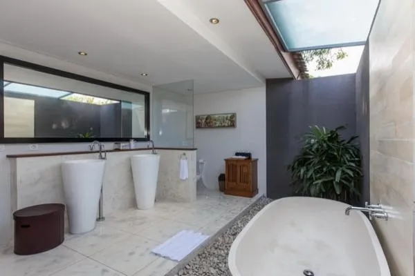 Shower in The Radian Villa