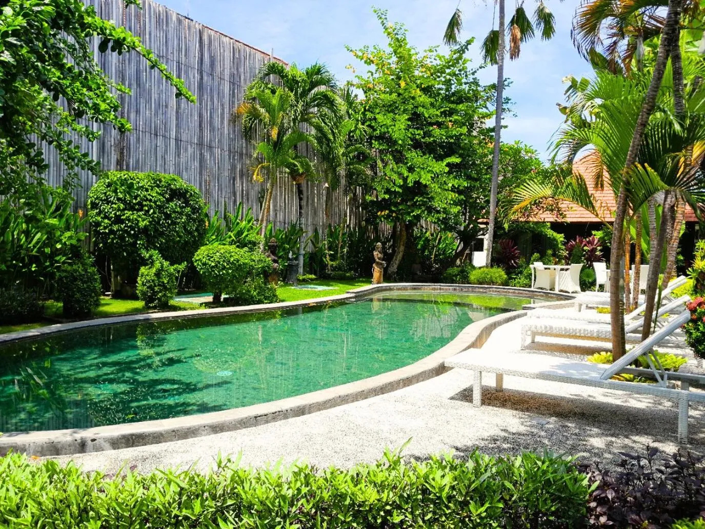 Day in The Radian Villa