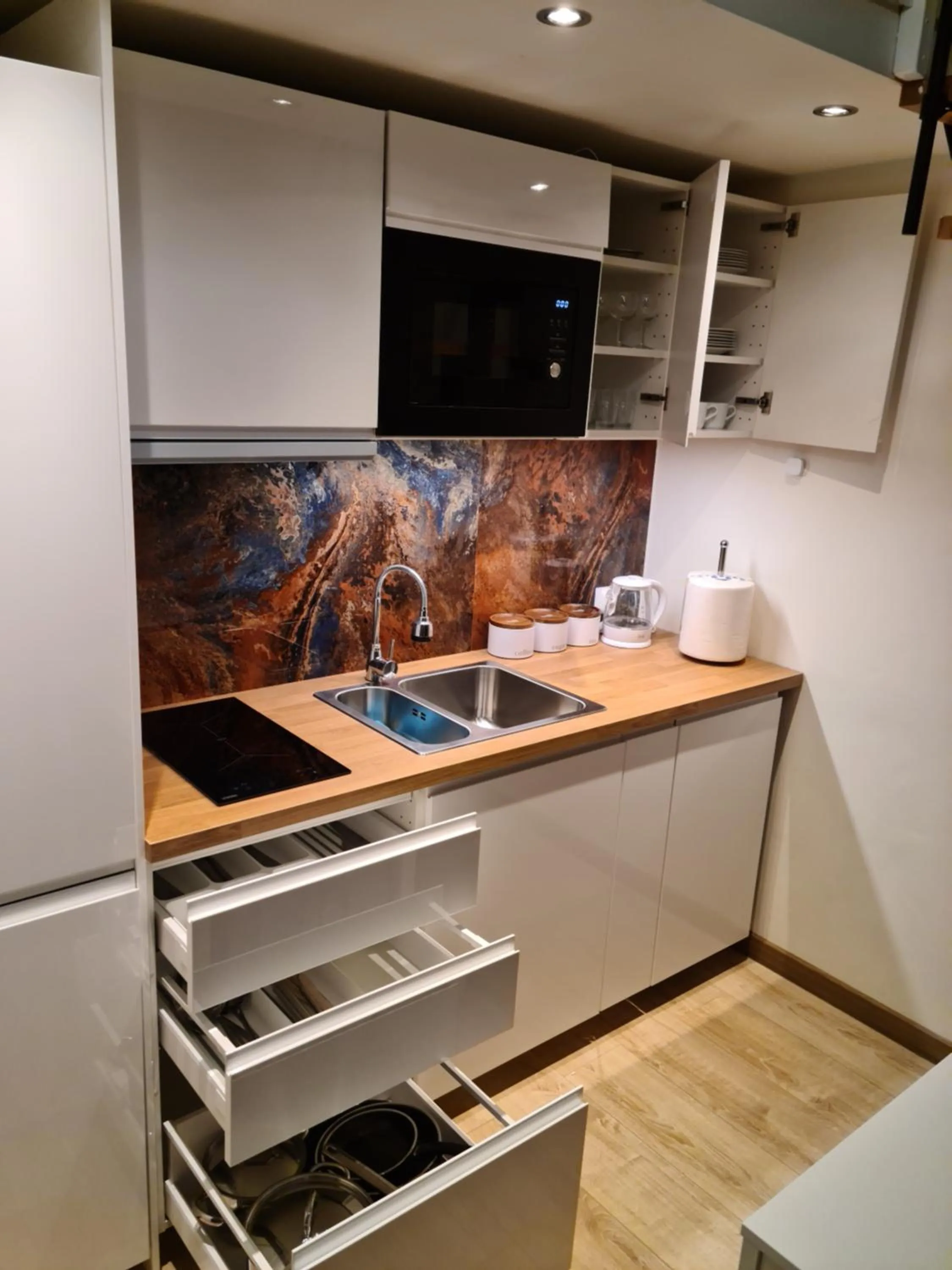 Kitchen or kitchenette in Amber Hostel