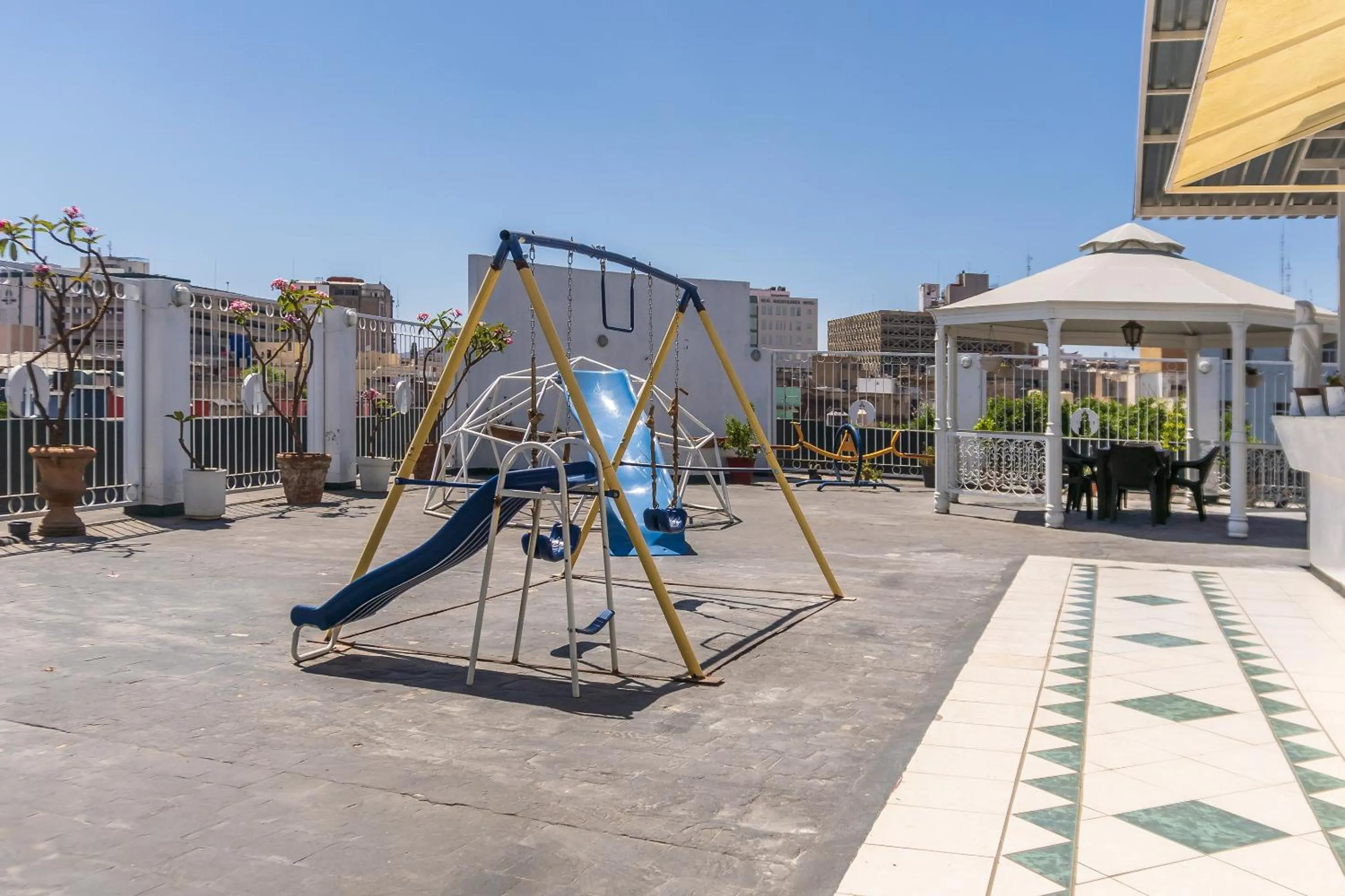 Children play ground in Capital O Nueva York, Guadalajara centro downtown