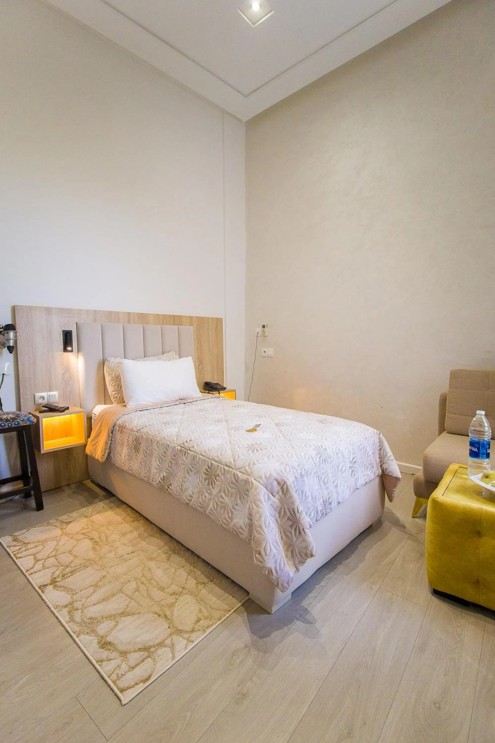 Photo of the whole room, Bed in Mamora Bay