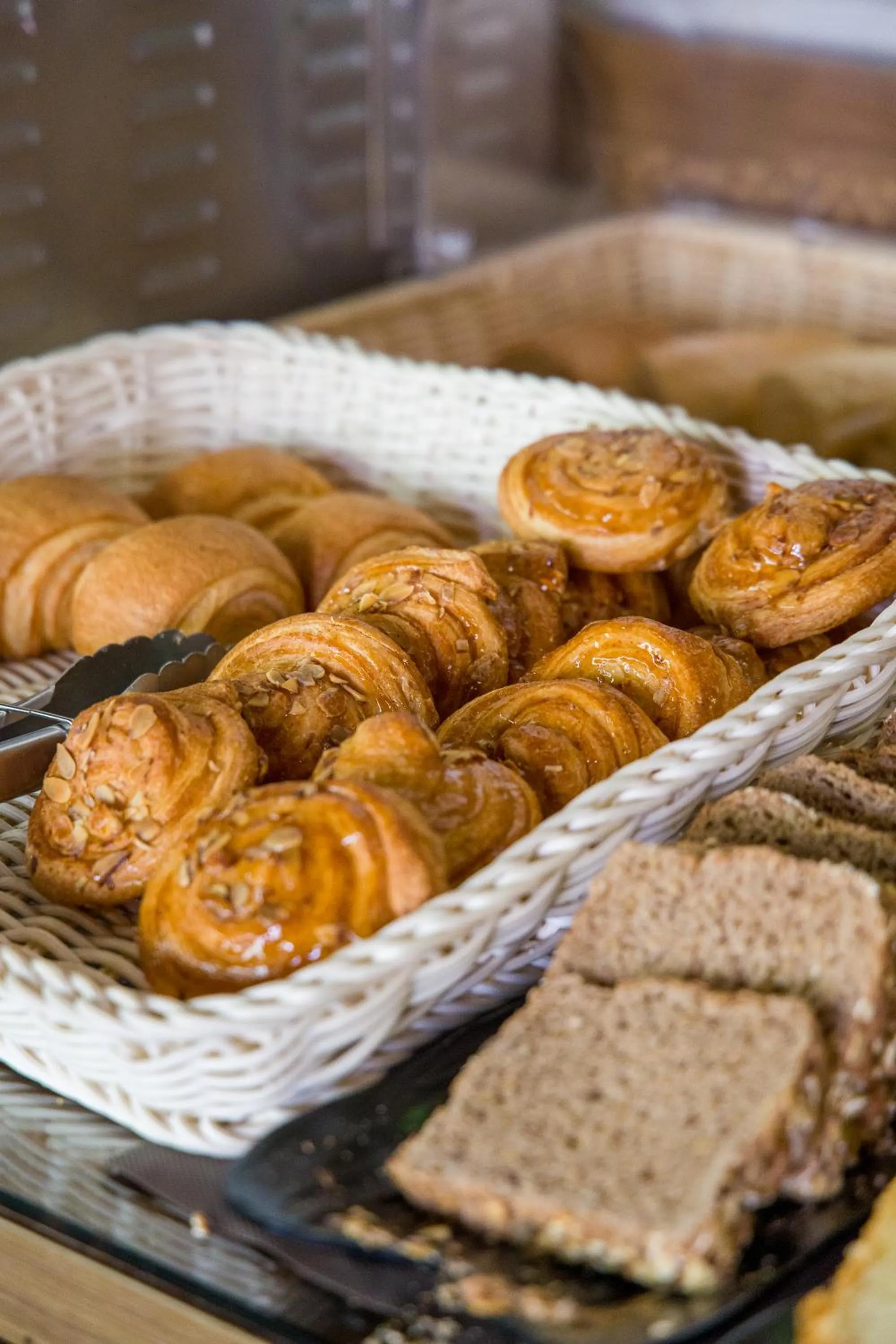 Buffet breakfast in Mamora Bay