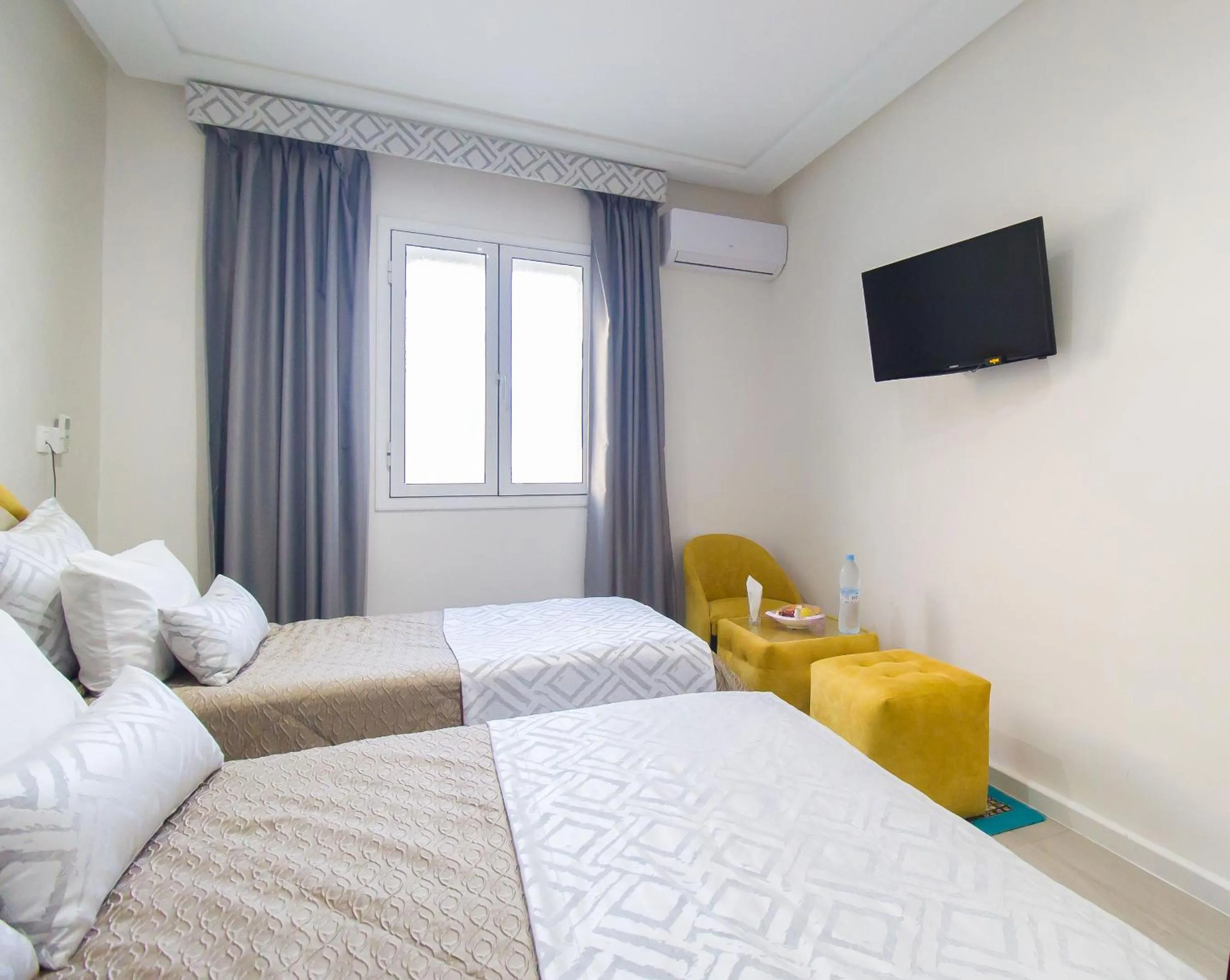 Photo of the whole room, Bed in Mamora Bay