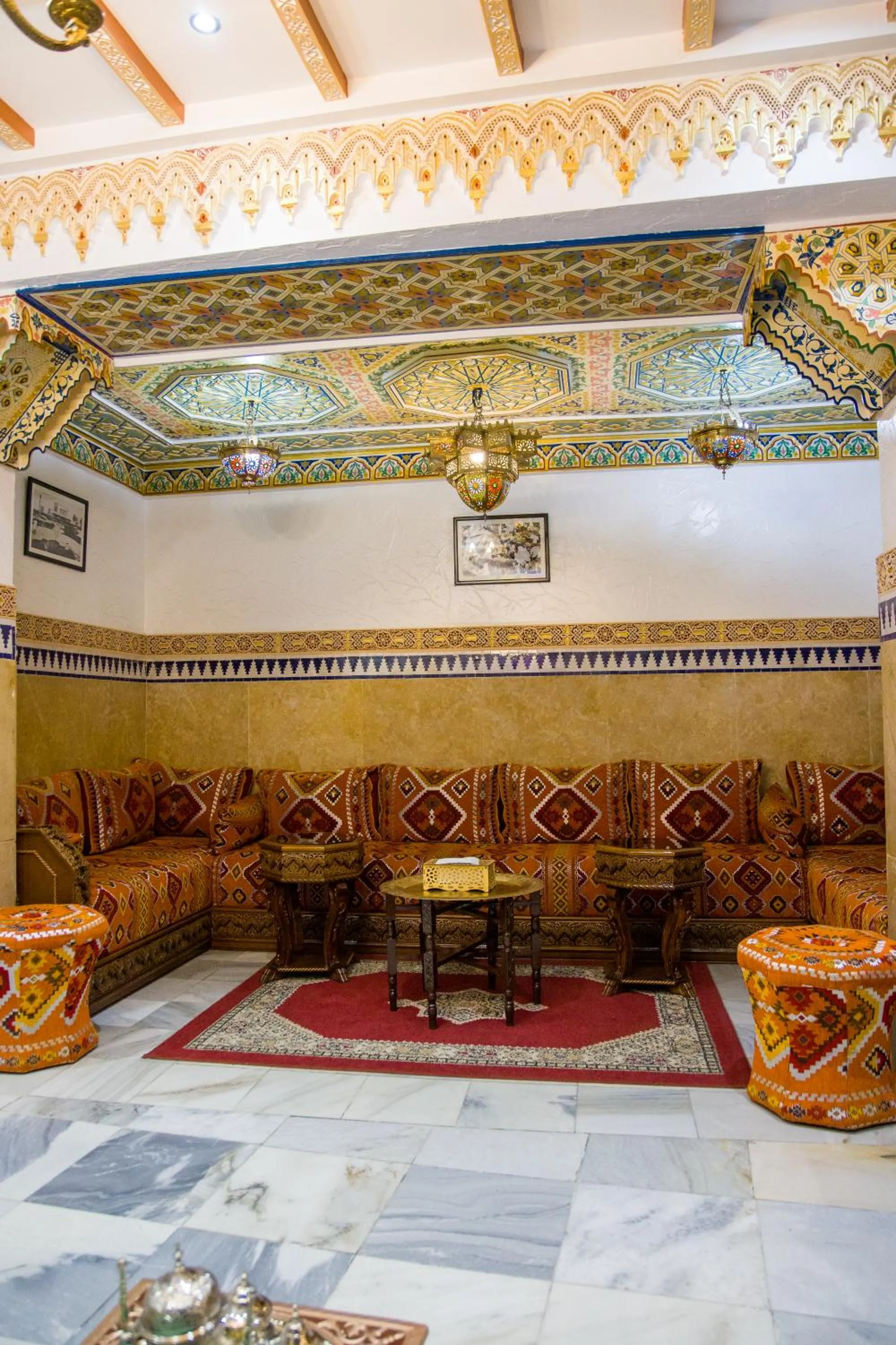 Seating area in Mamora Bay