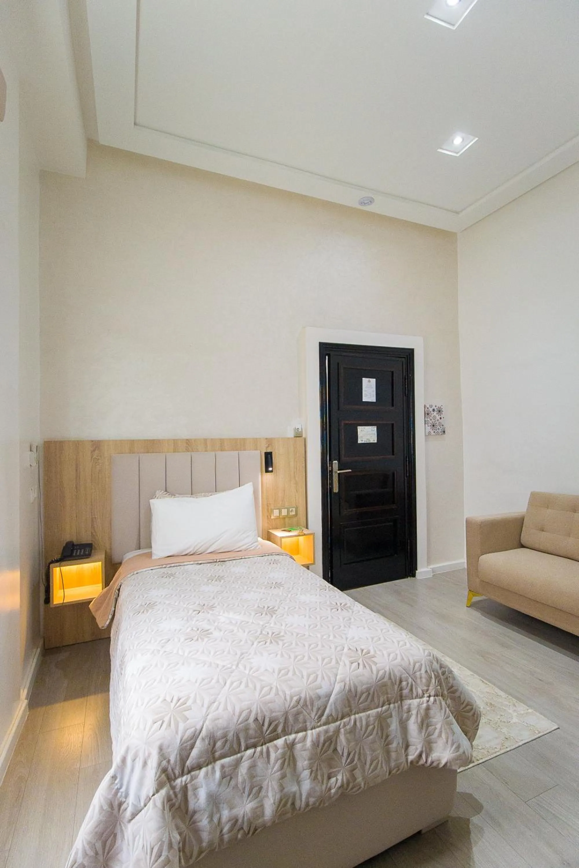 Photo of the whole room, Bed in Mamora Bay