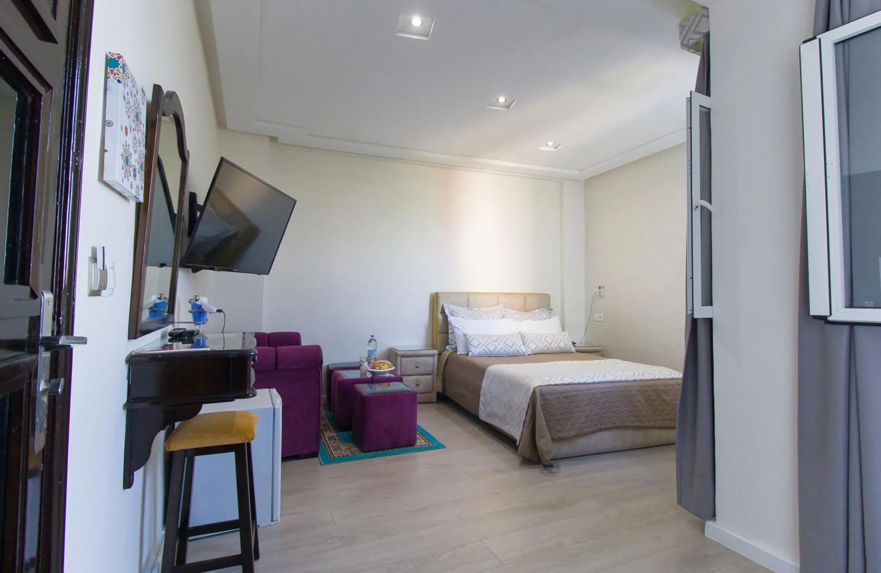 Photo of the whole room, Bed in Mamora Bay