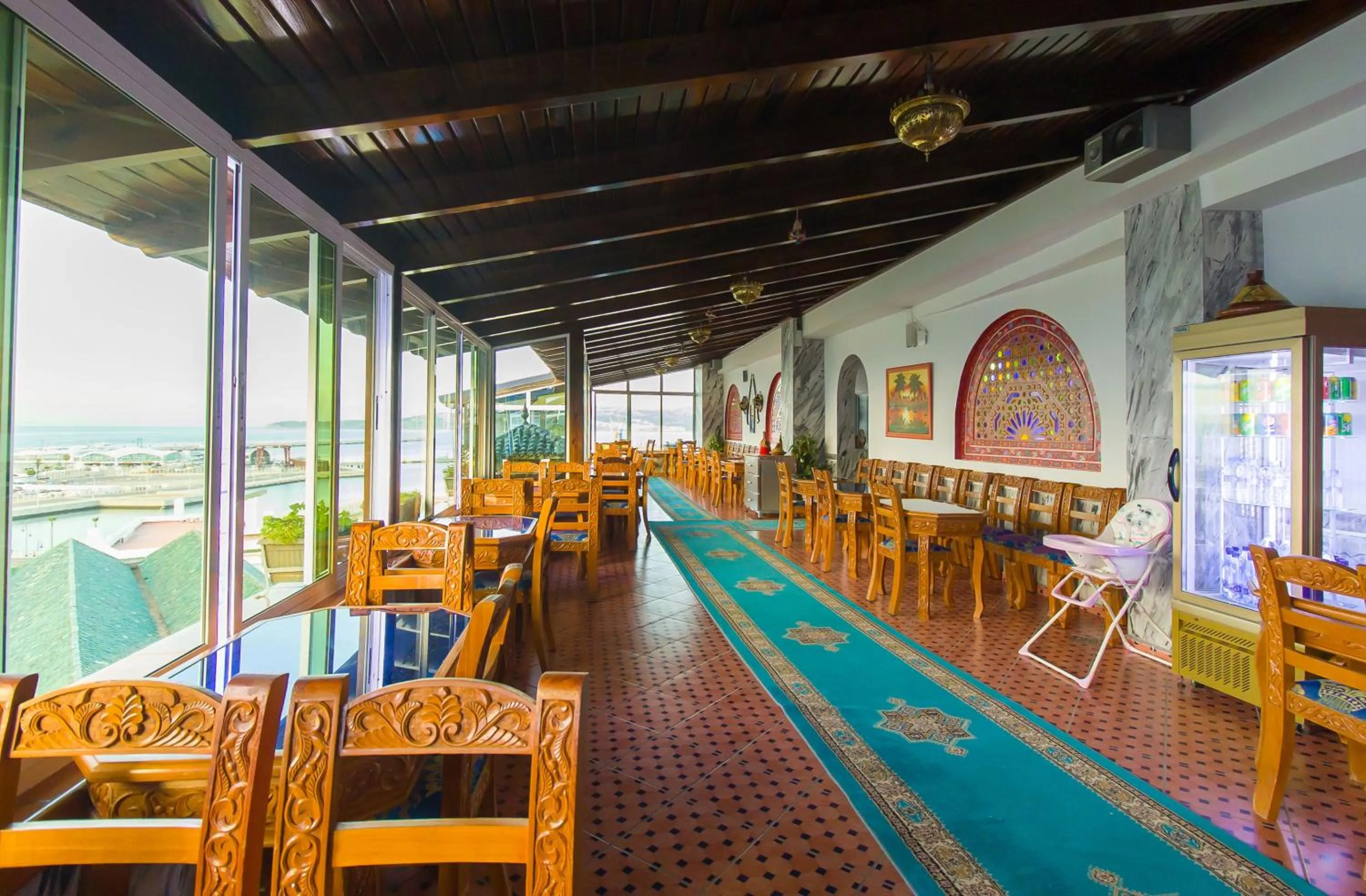 Restaurant/places to eat in Mamora Bay