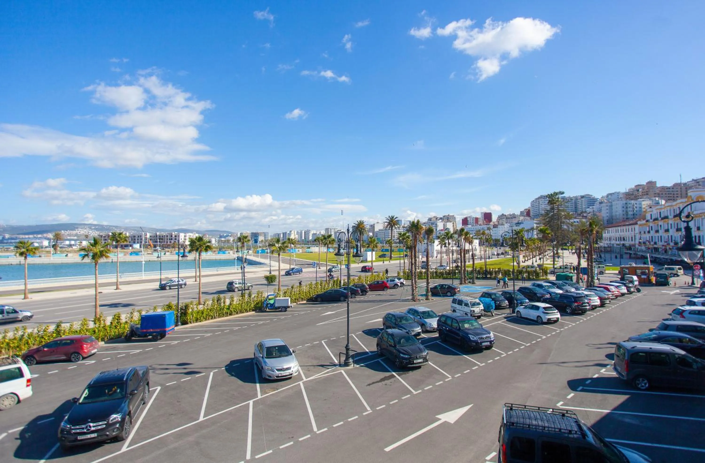 Parking in Mamora Bay