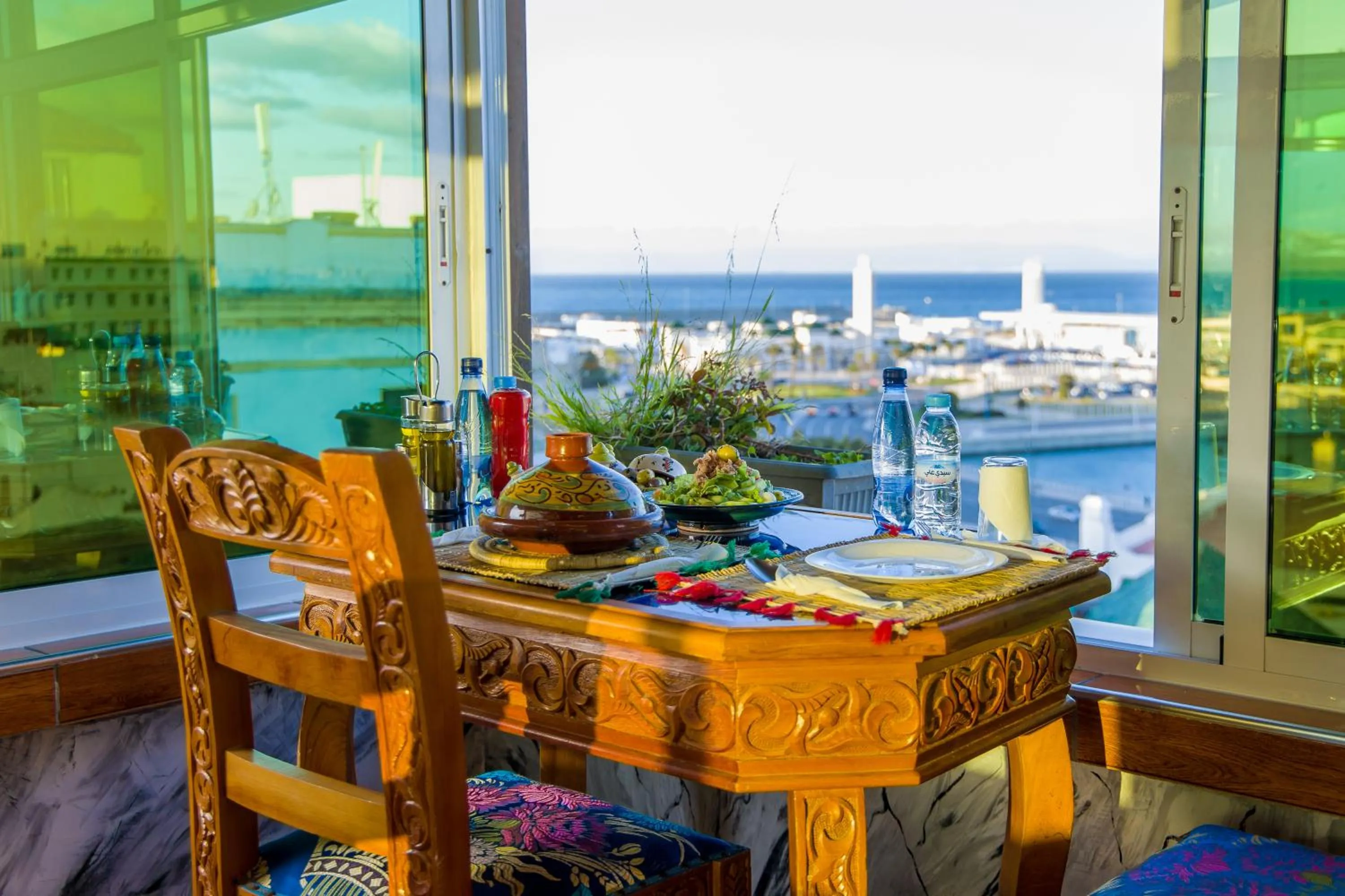 Food and drinks in Mamora Bay