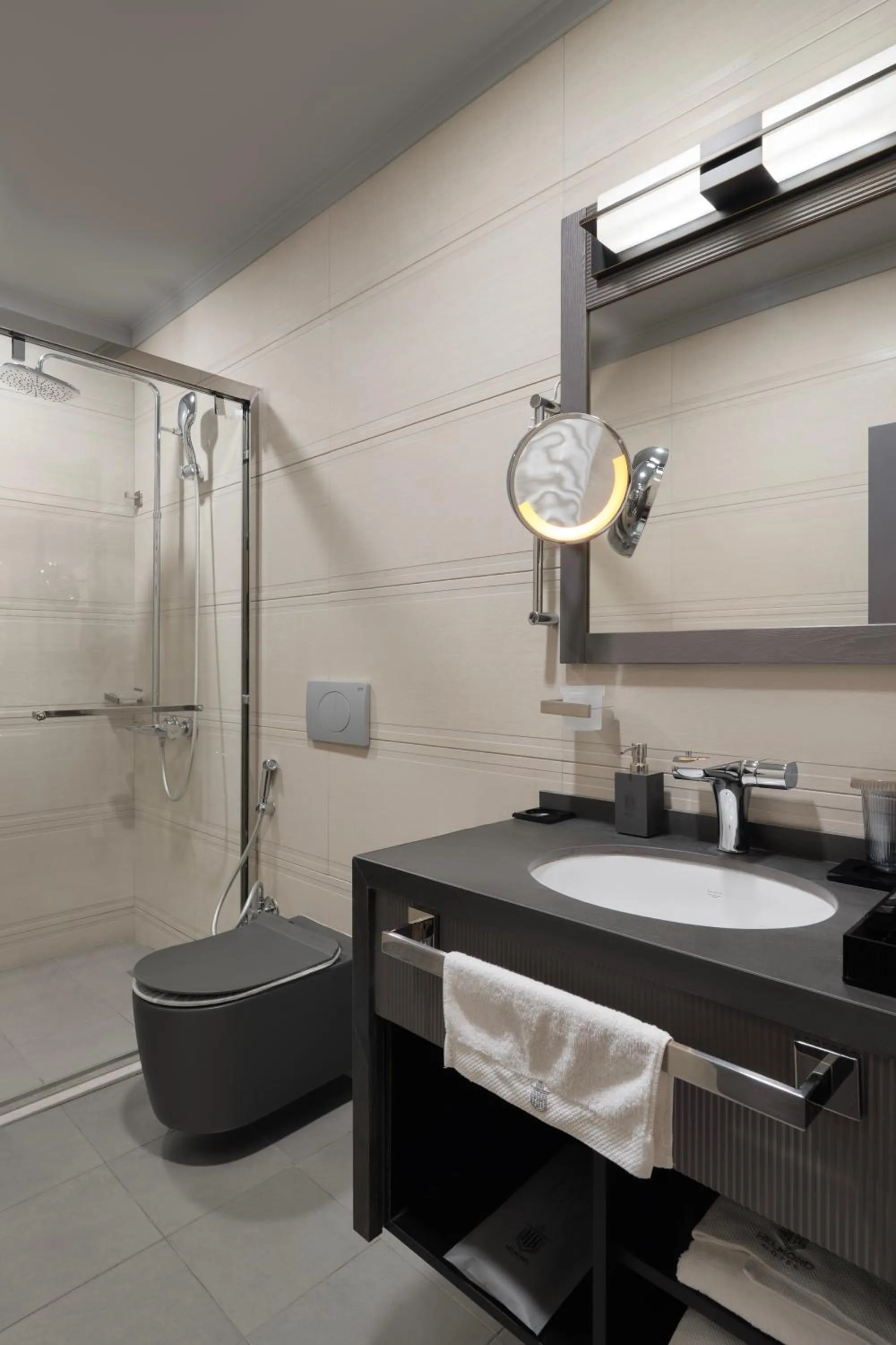 Shower in Helmond Hotel