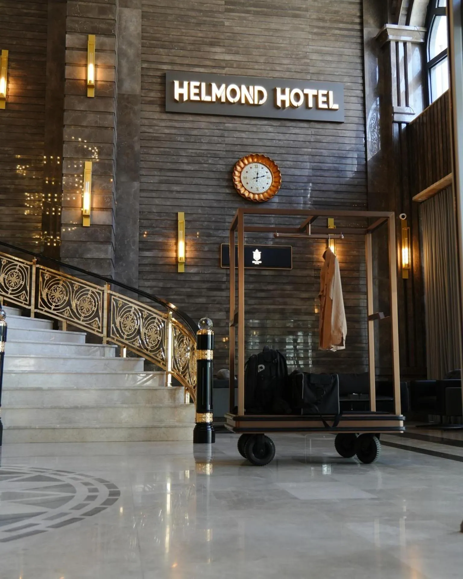 Text overlay in Helmond Hotel