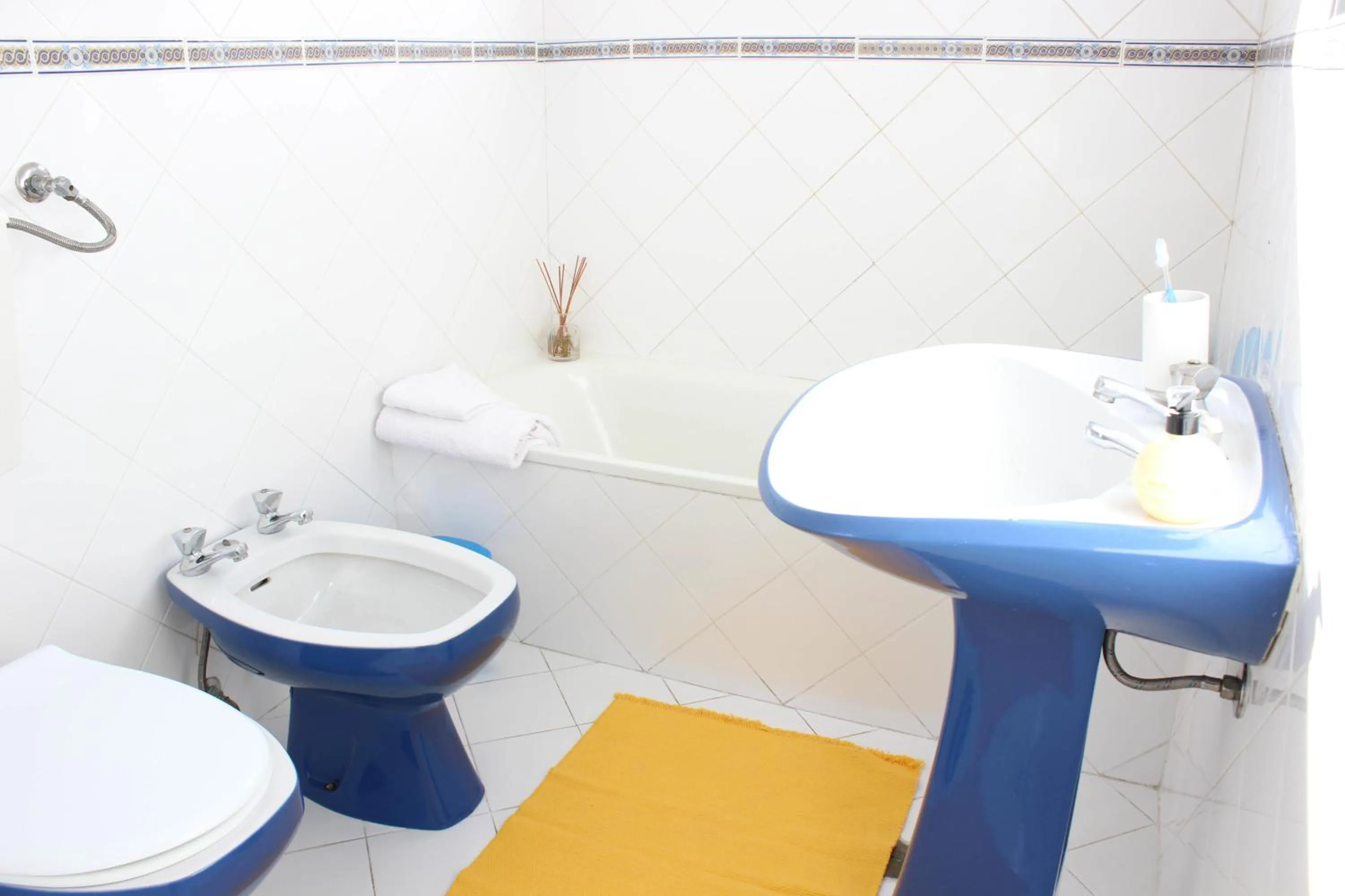 Rich & Poor Hostel Albufeira