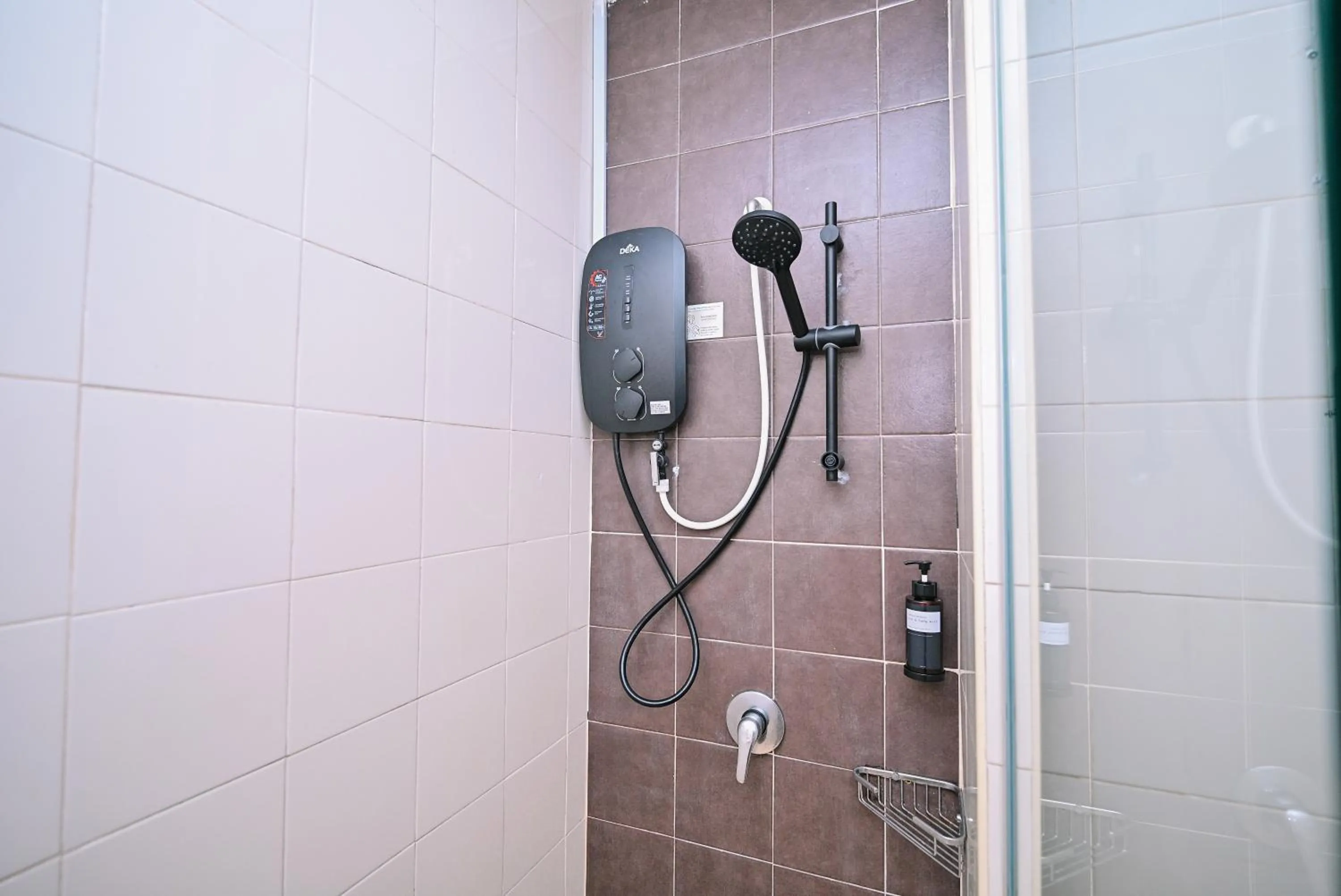 Shower in Kingston Hotel 11 - PWTC, KL
