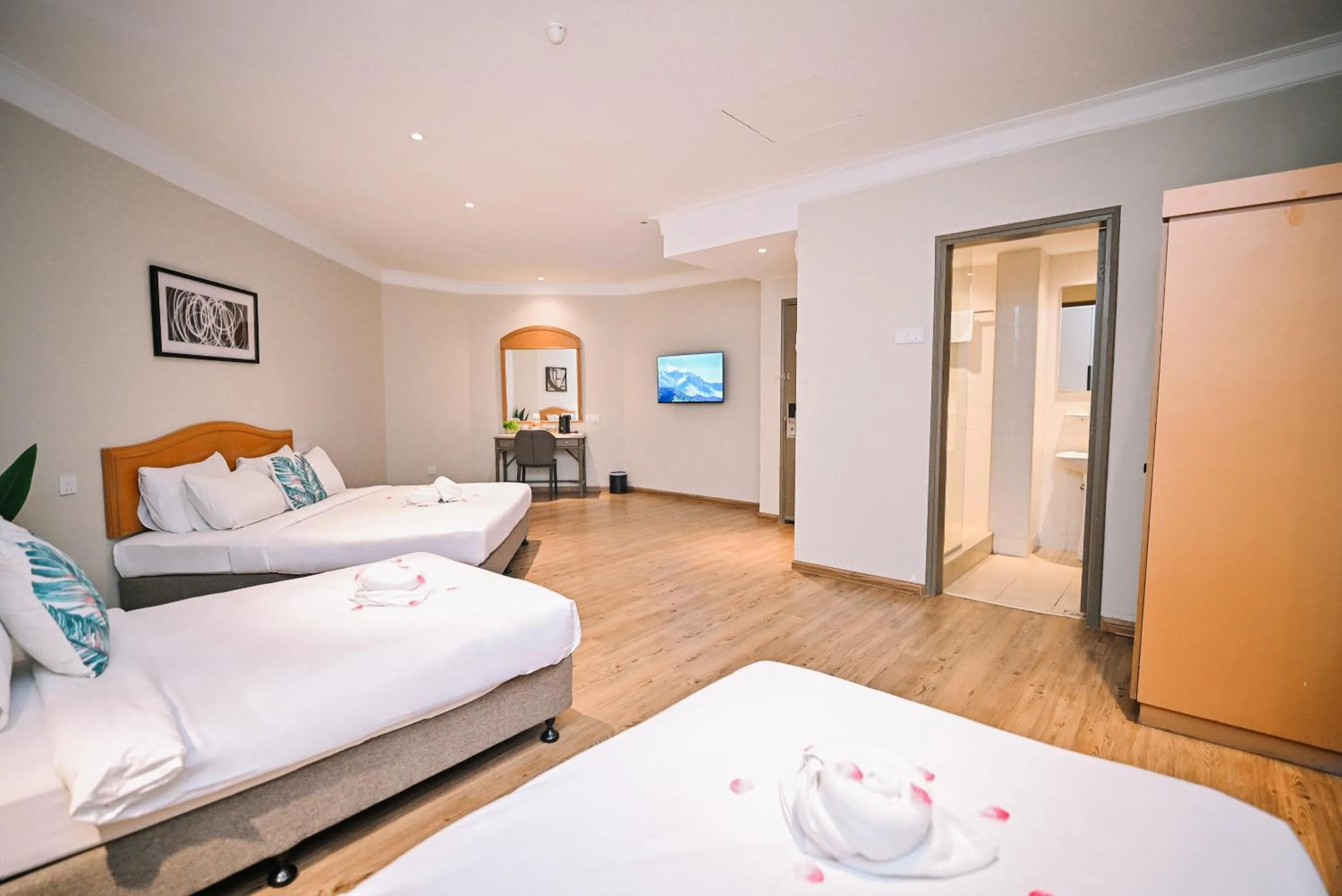 Photo of the whole room, Bed in Kingston Hotel 11 - PWTC, KL