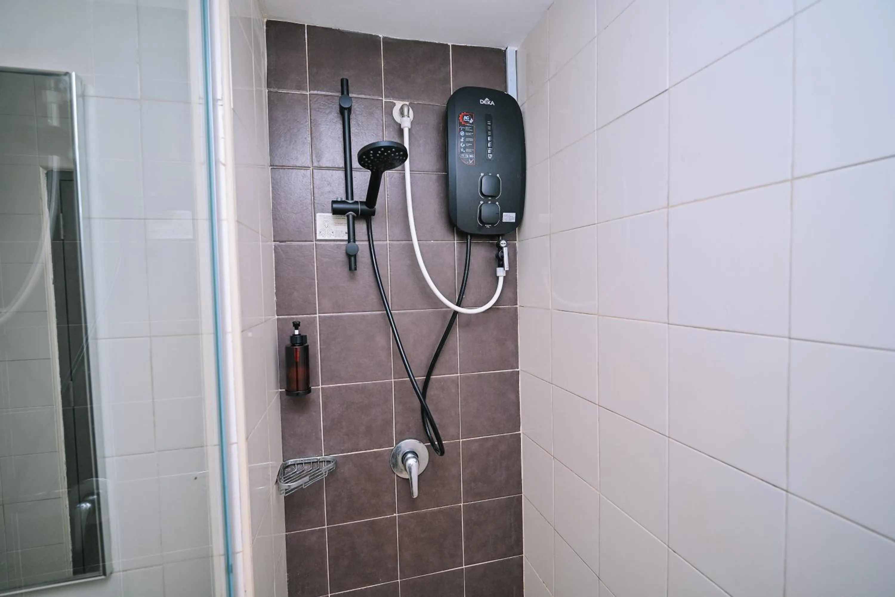 Shower in Kingston Hotel 11 - PWTC, KL