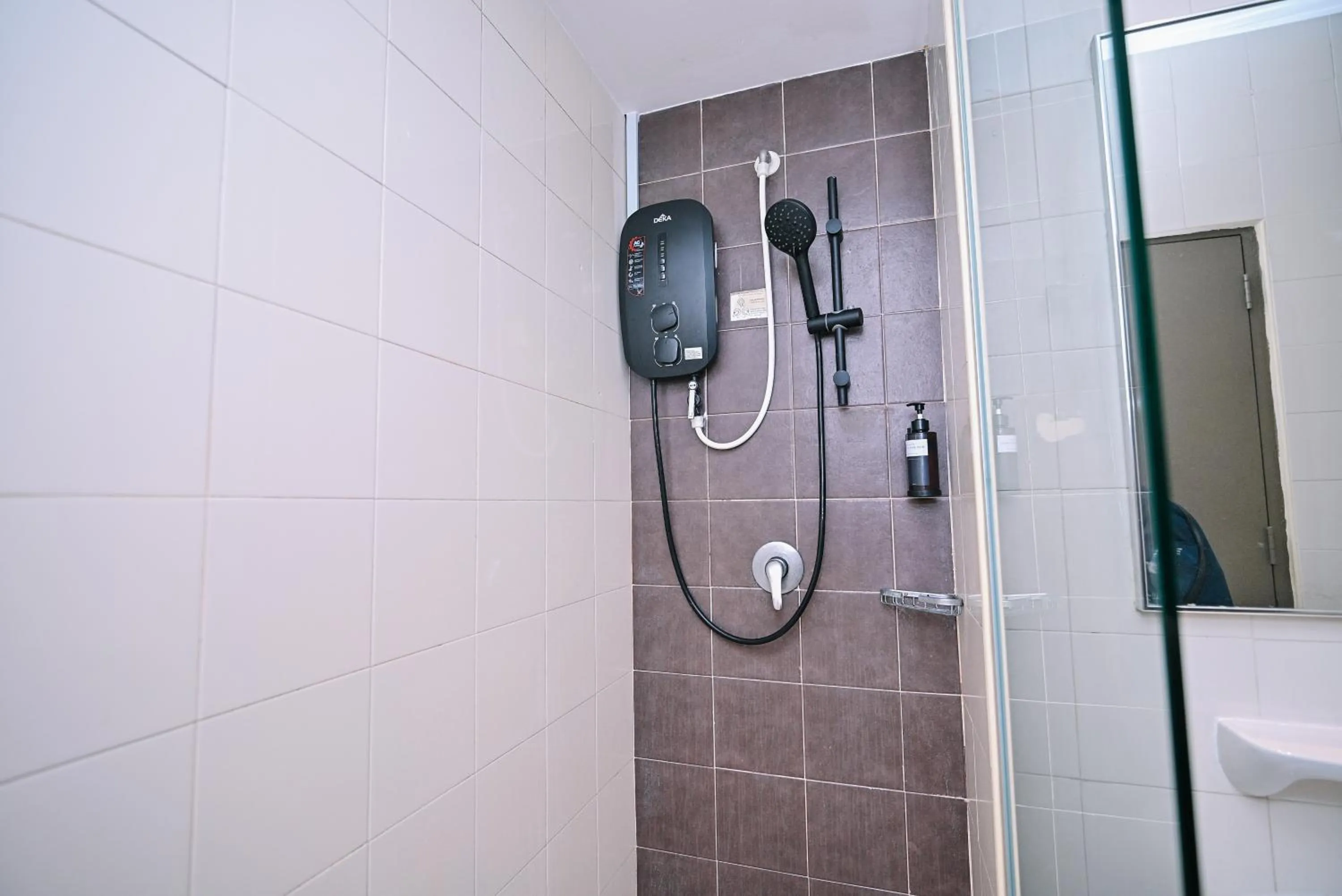 Shower in Kingston Hotel 11 - PWTC, KL