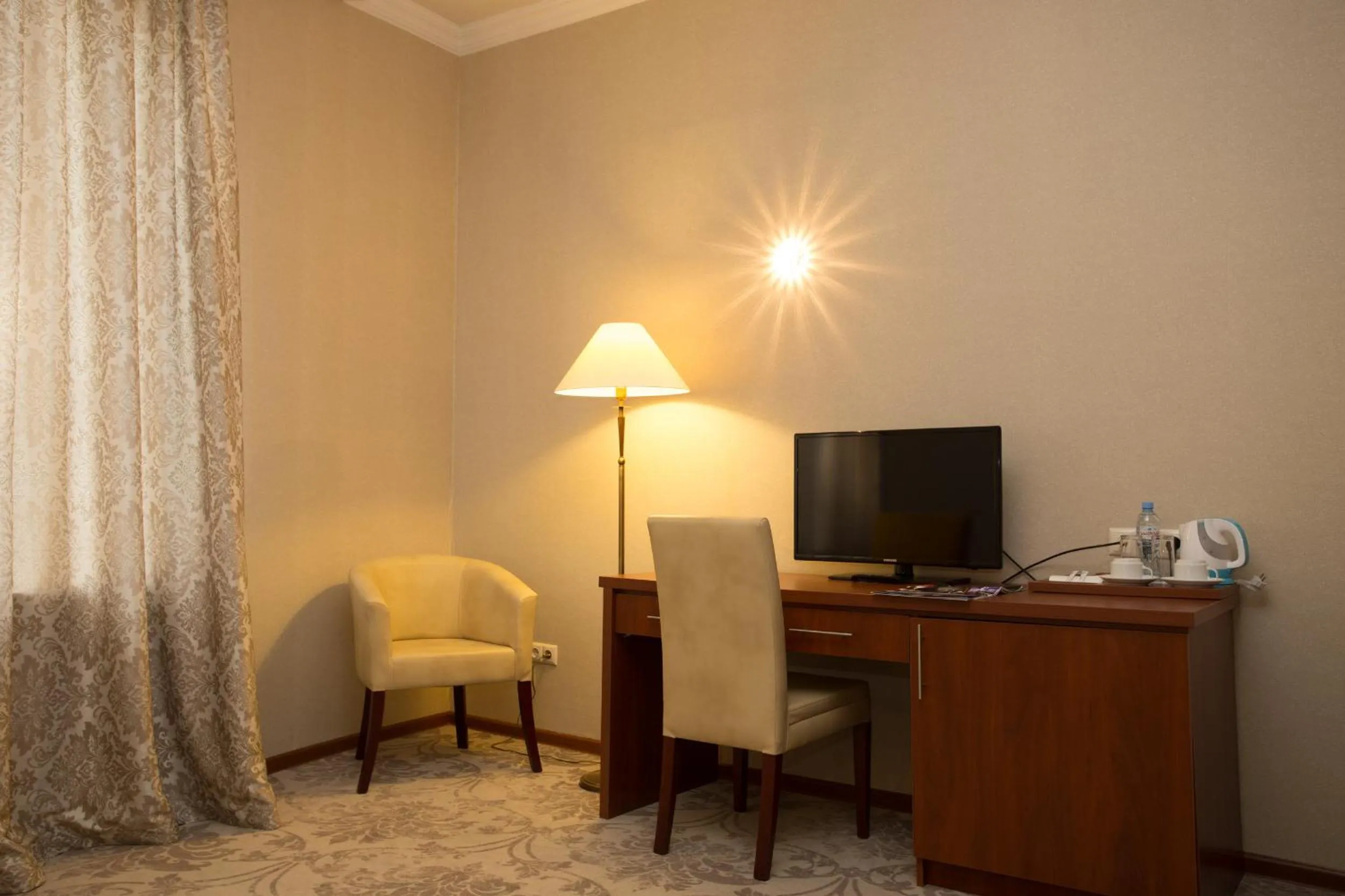 TV and multimedia in Hotel Astoria Tbilisi