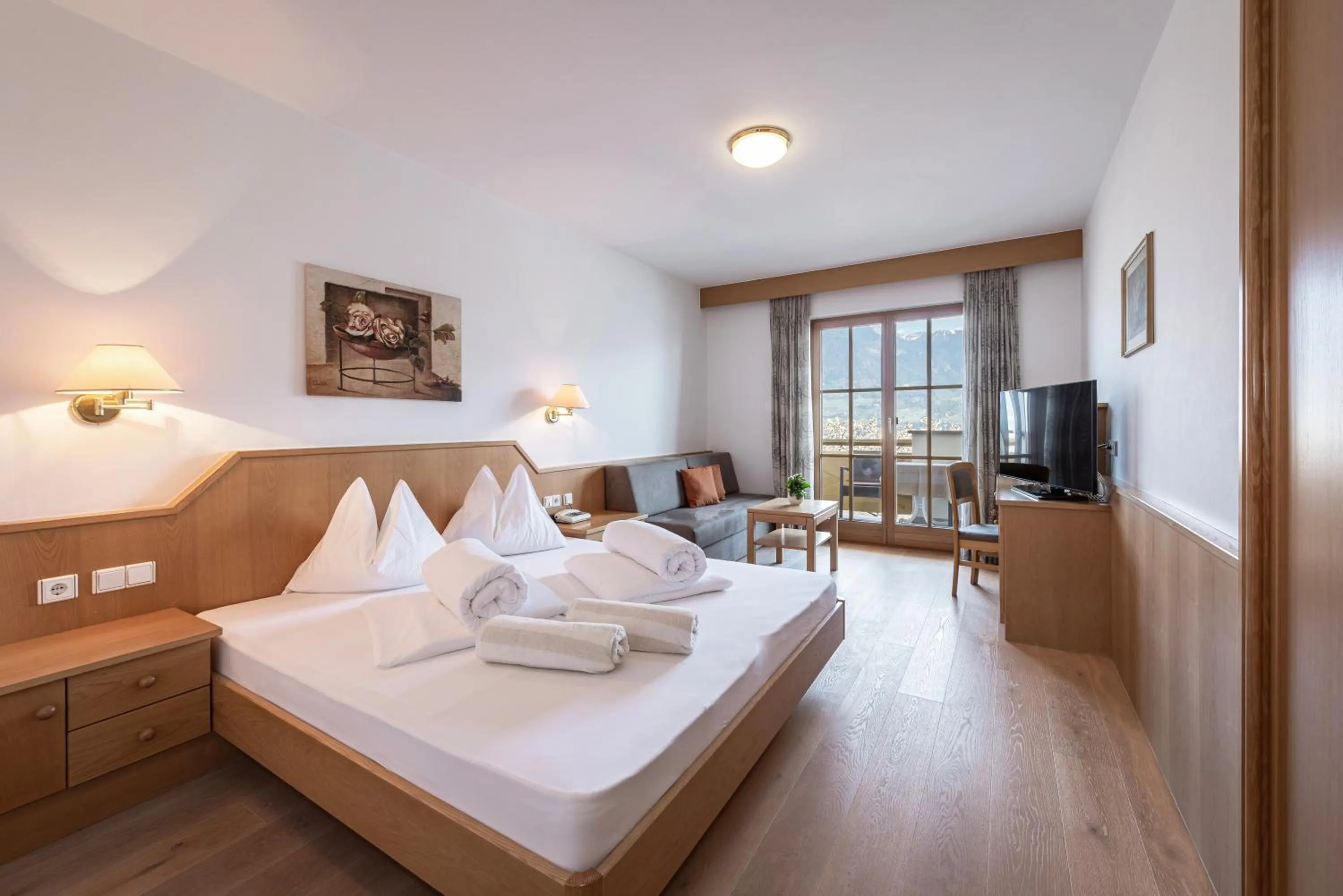 Bedroom, Bed in Hotel Restaurant Waldea