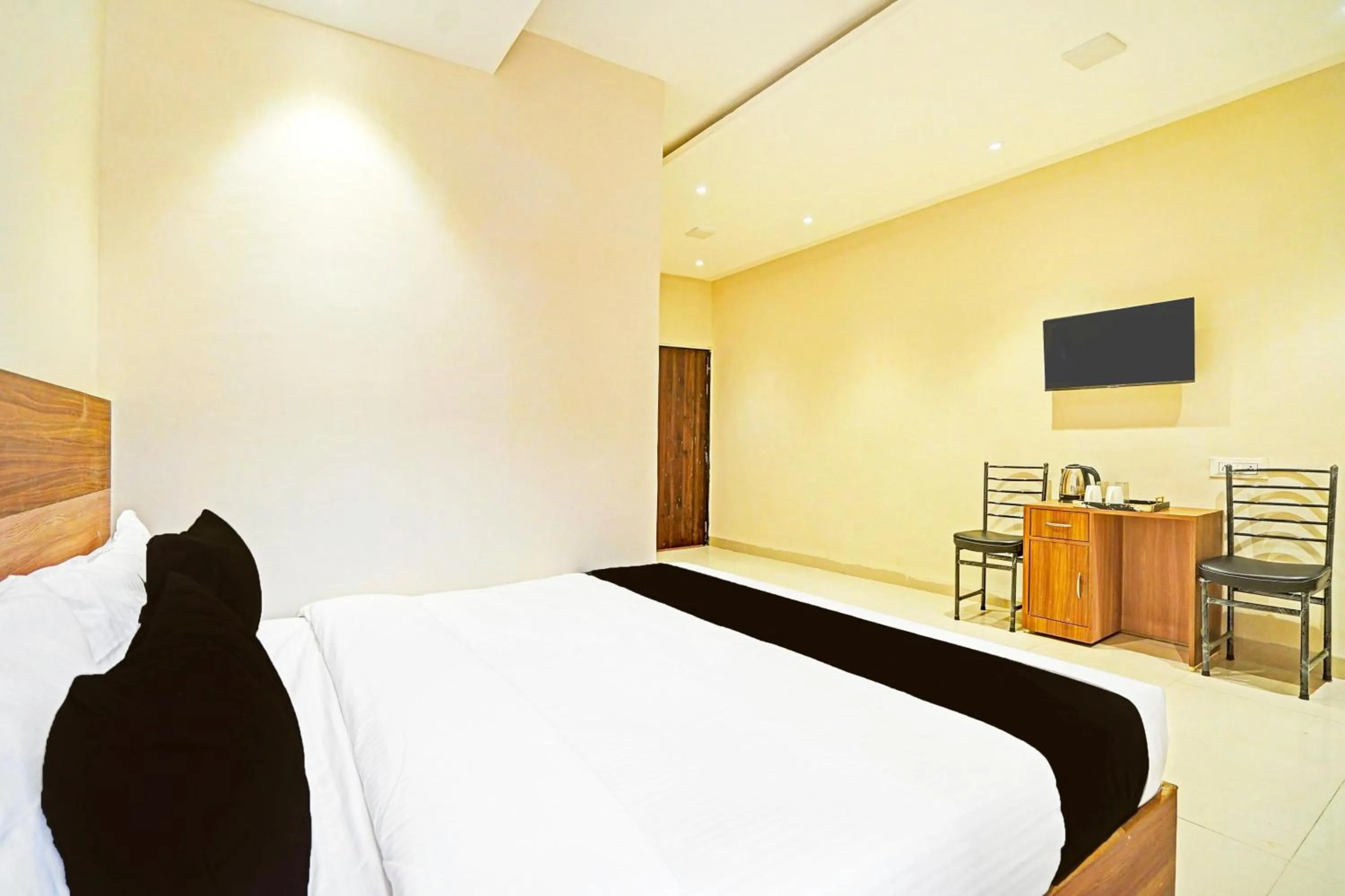 Bedroom, Bed in Super Hotel O Kalpi Road Formerly Hotel Gajanand