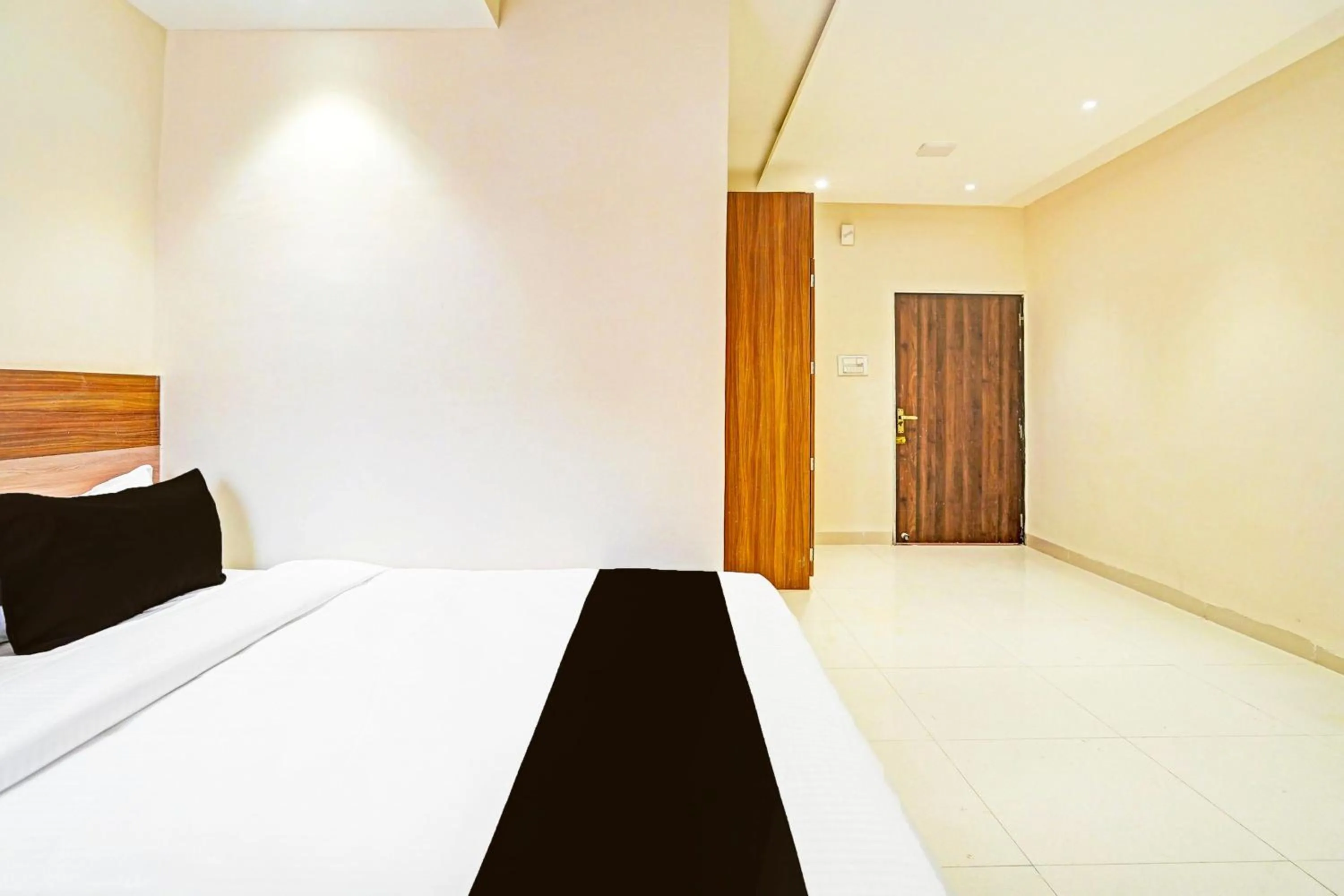 Bedroom, Bed in Super Hotel O Kalpi Road Formerly Hotel Gajanand