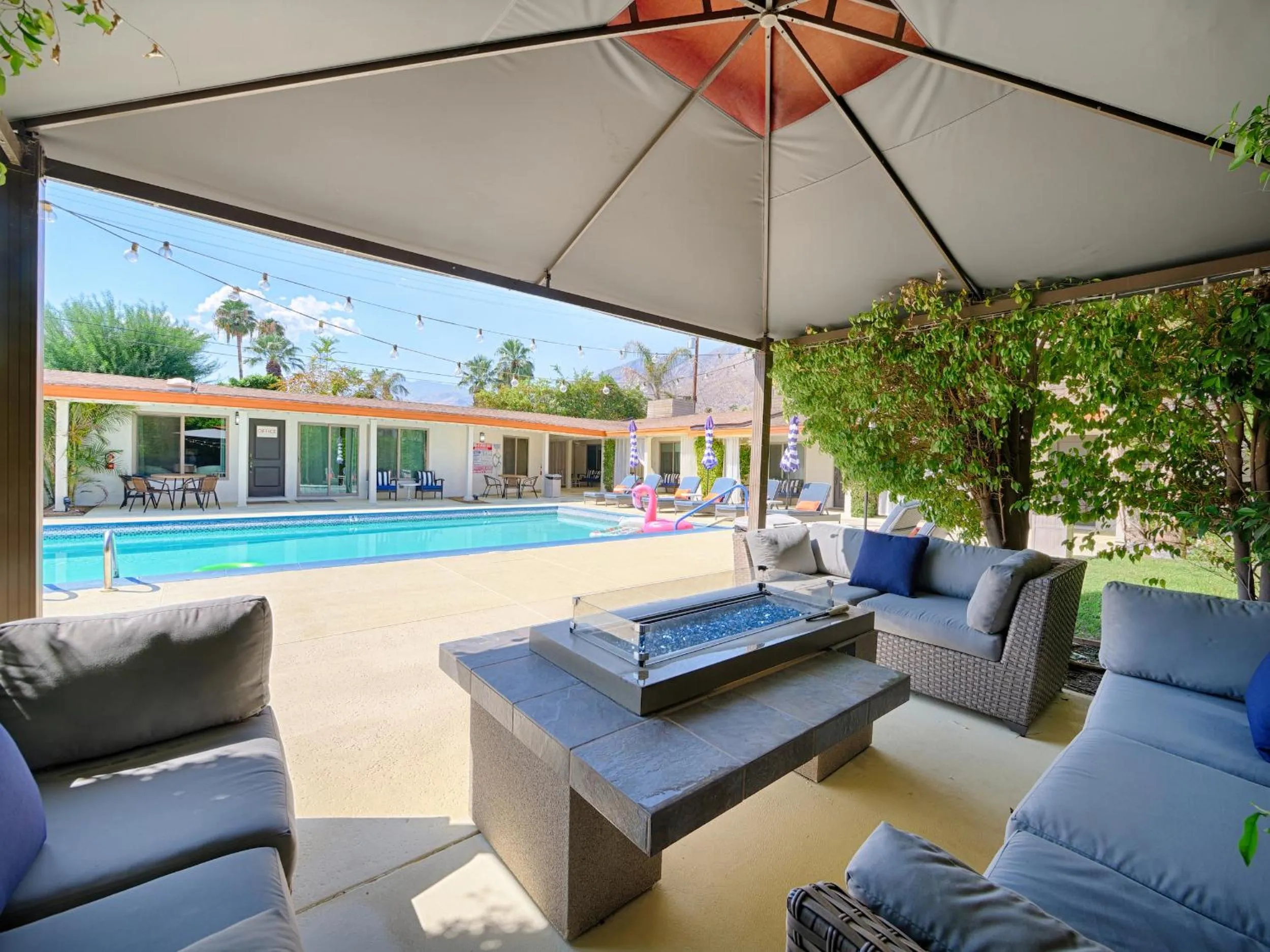 Little Paradise Hotel