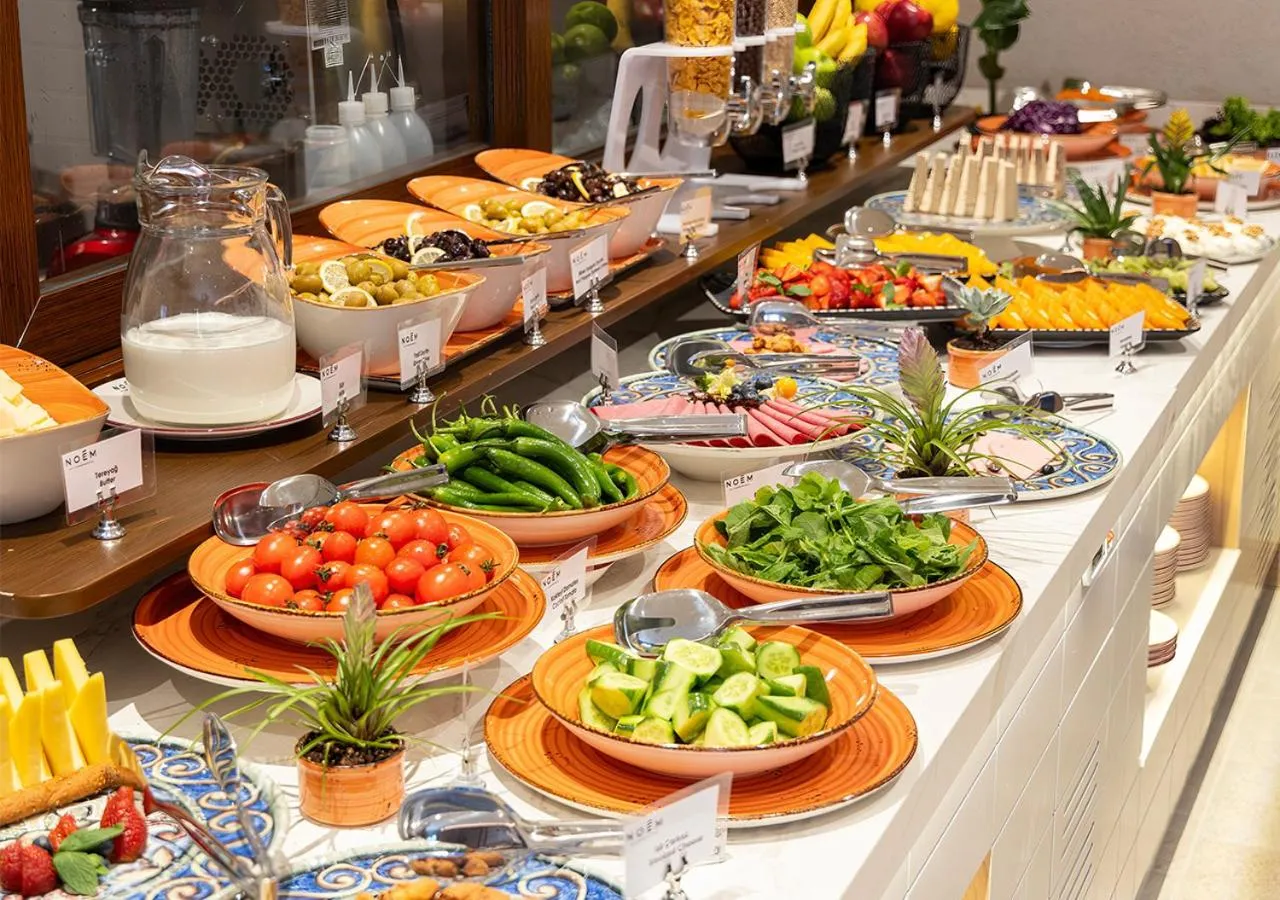 Restaurant/places to eat in Noém Hotel