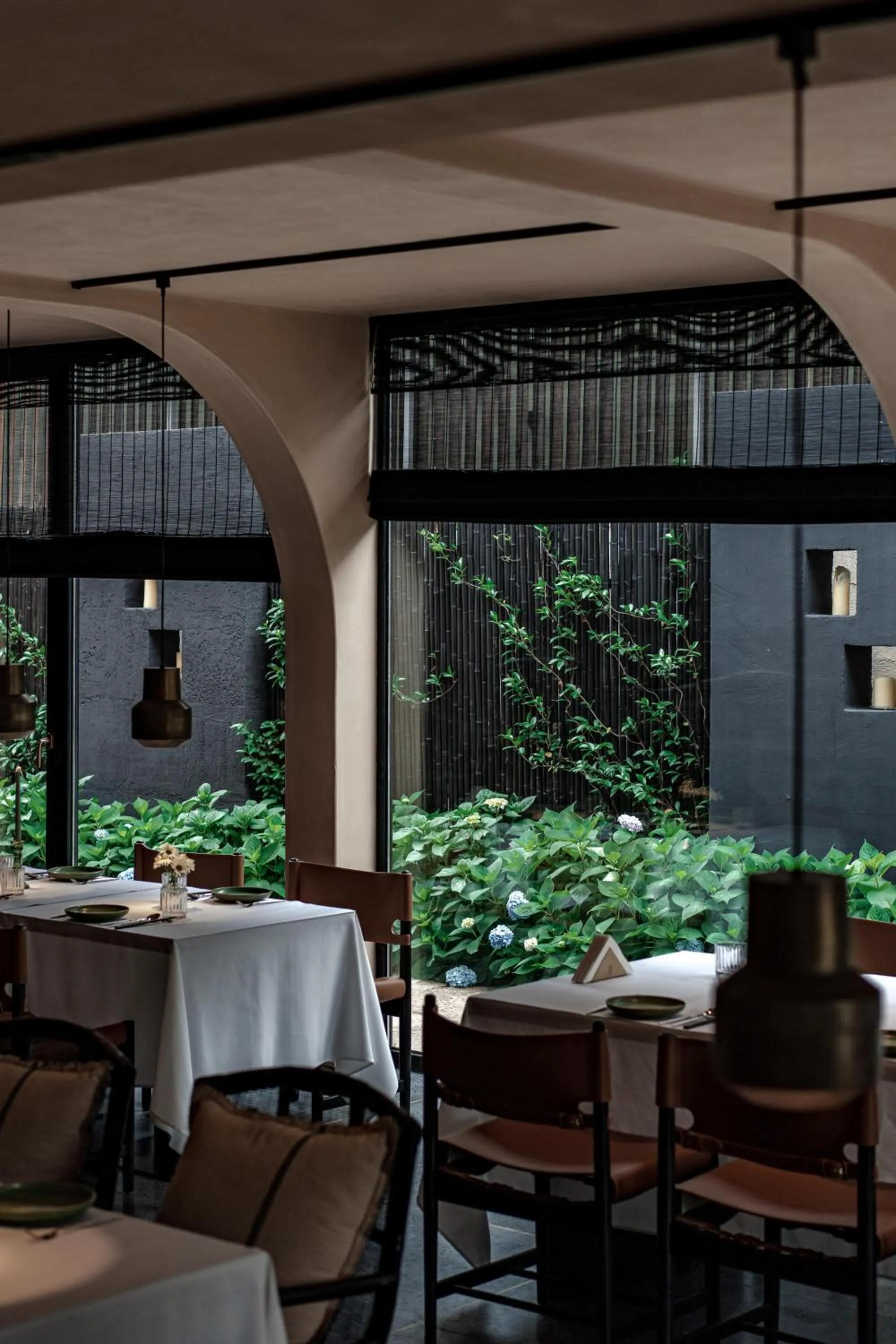 Restaurant/places to eat in Anji ke gamer wild luxury Resort villa