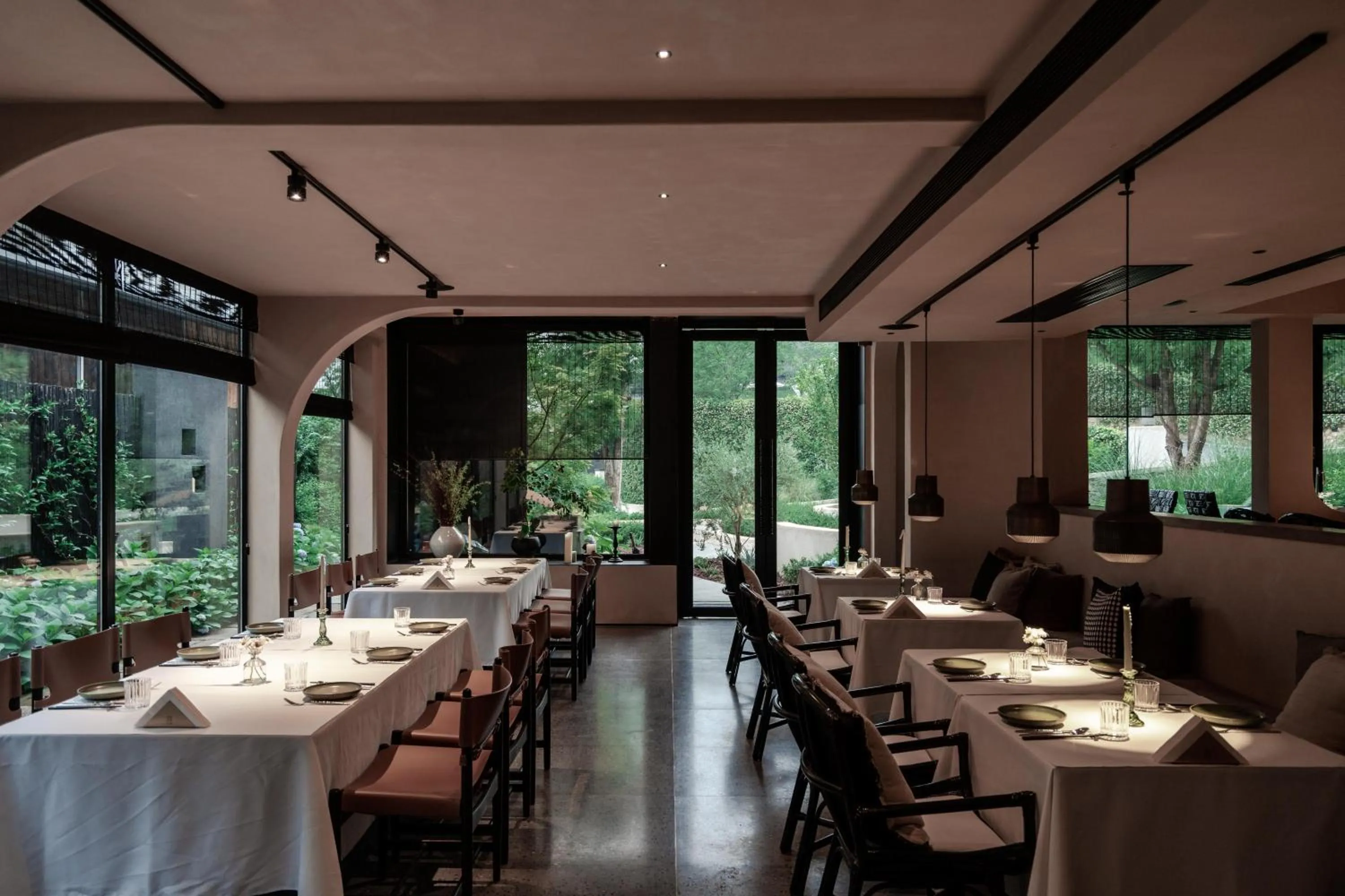 Restaurant/places to eat in Anji ke gamer wild luxury Resort villa